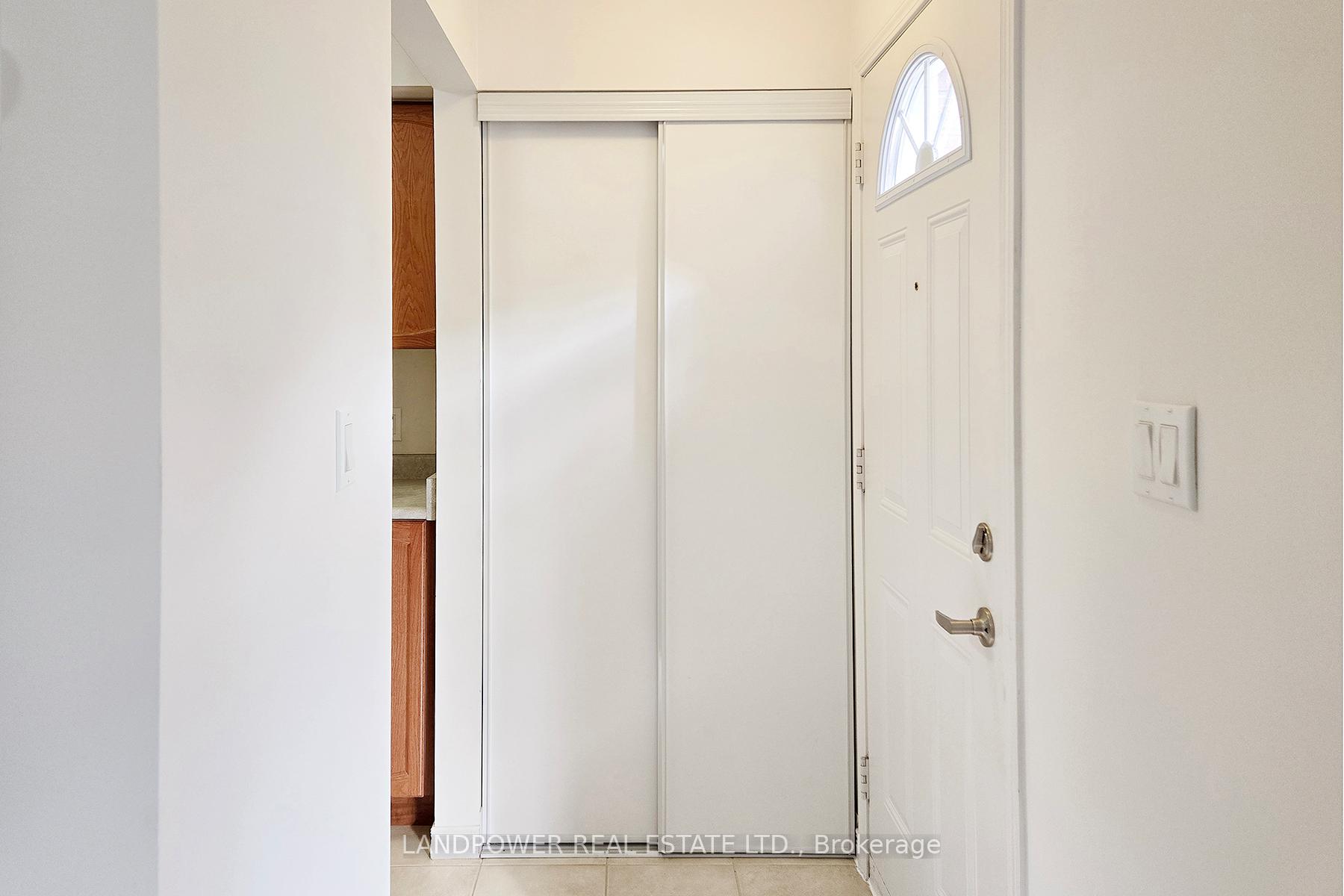 Photo 6 of Unit 126, 8 Faithful Way, Markham, Milliken Mills East — HOMEH