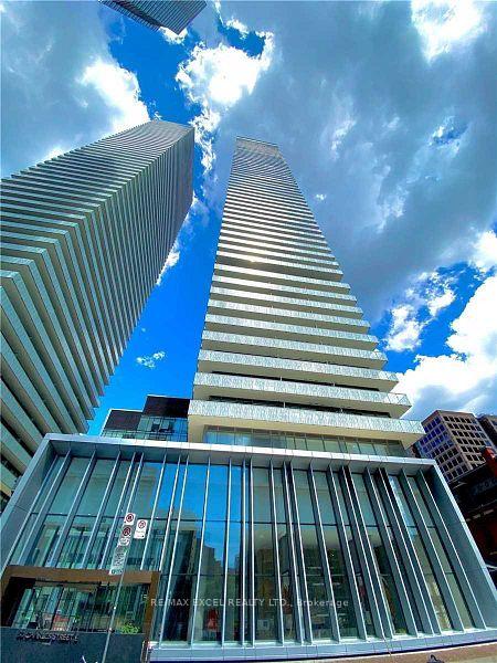 Front of Unit 2805, 50 Charles Street E