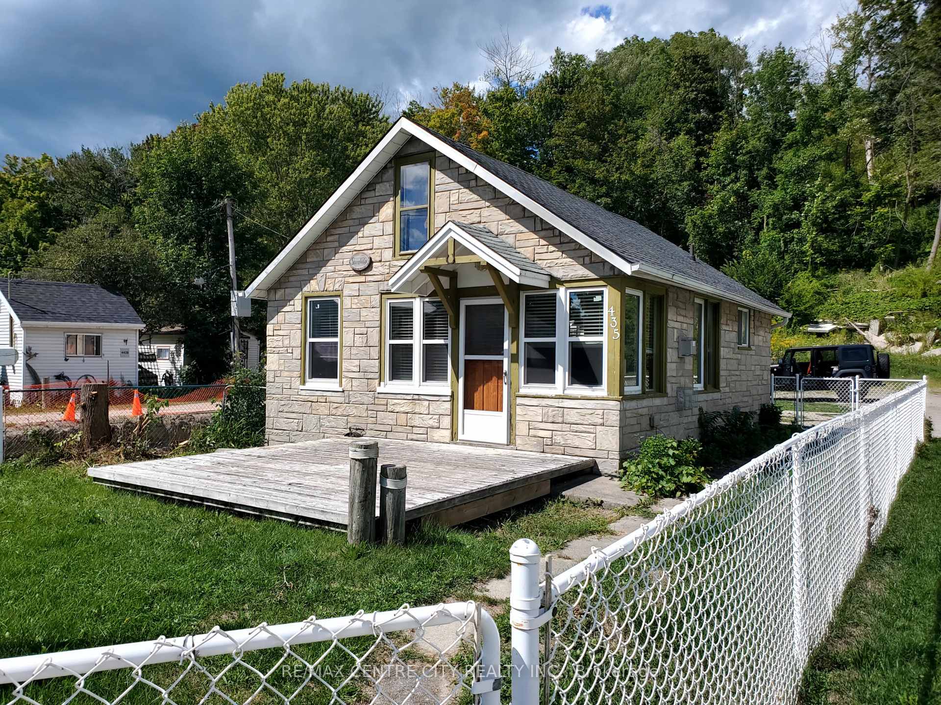 Photo 1 of 435 Edith Cavell Boulevard, Central Elgin, Port Stanley — HOMEH
