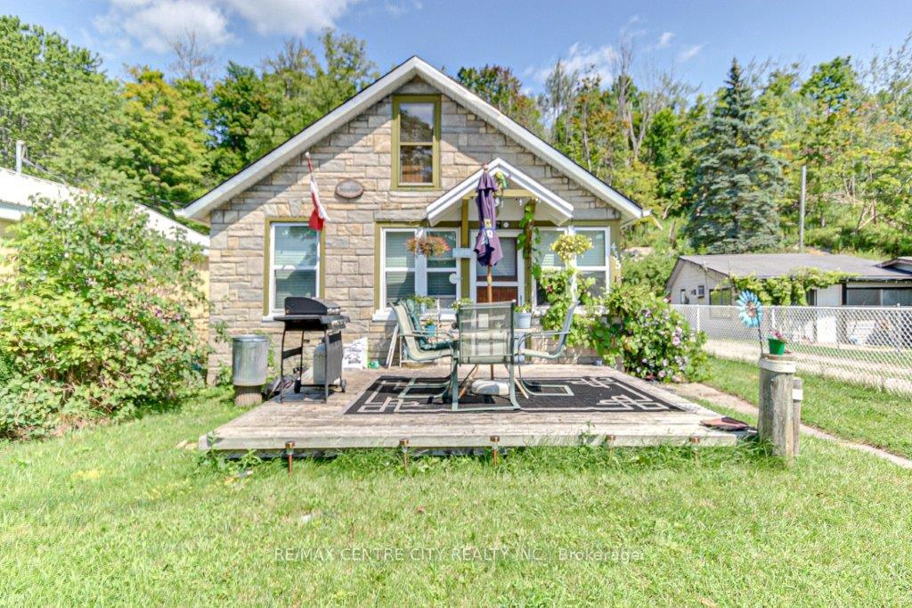 Photo 11 of 435 Edith Cavell Boulevard, Central Elgin, Port Stanley — HOMEH