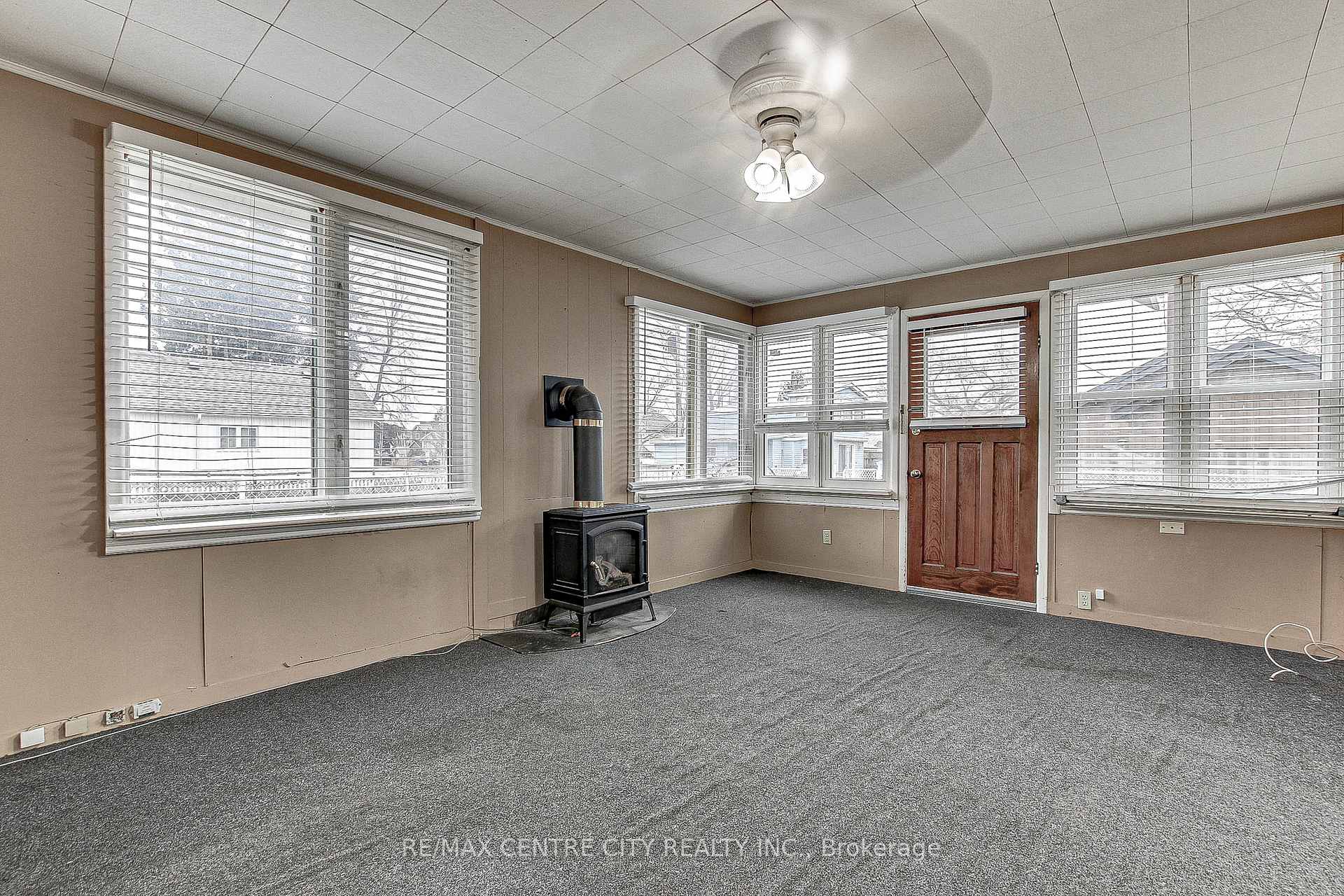 Photo 9 of 435 Edith Cavell Boulevard, Central Elgin, Port Stanley — HOMEH