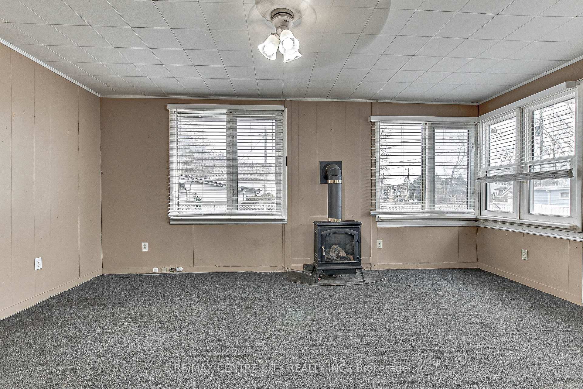 Photo 7 of 435 Edith Cavell Boulevard, Central Elgin, Port Stanley — HOMEH