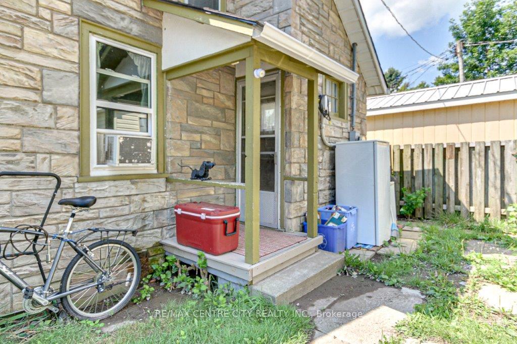 Photo 15 of 435 Edith Cavell Boulevard, Central Elgin, Port Stanley — HOMEH