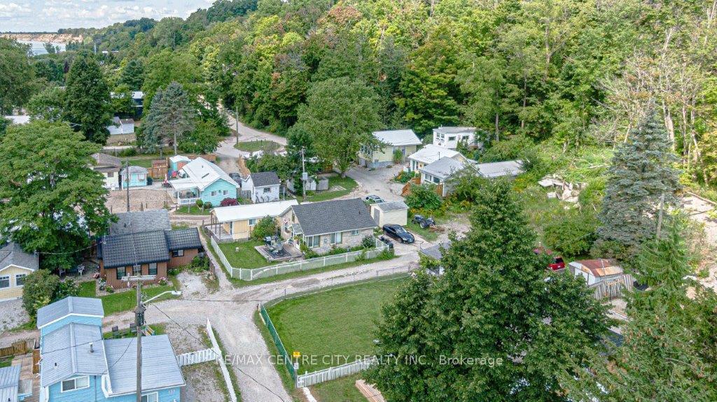 Photo 20 of 435 Edith Cavell Boulevard, Central Elgin, Port Stanley — HOMEH