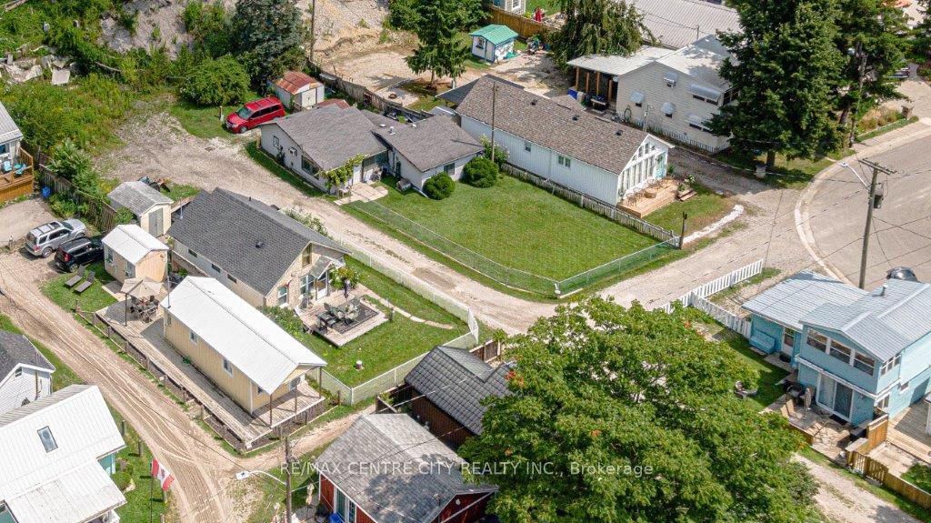 Photo 24 of 435 Edith Cavell Boulevard, Central Elgin, Port Stanley — HOMEH