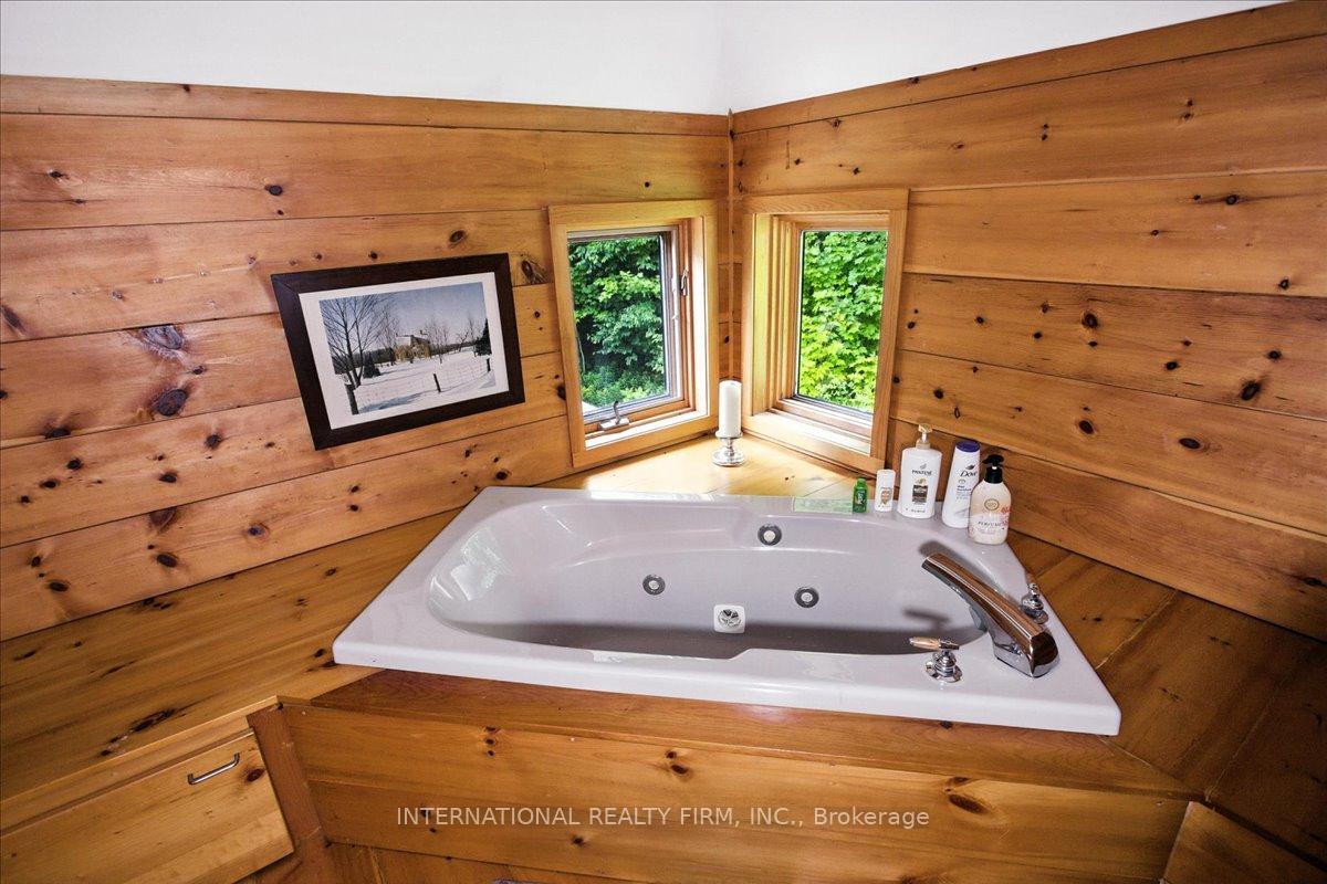 Photo 16 of 2445 Riverside Drive, Clearview, Rural Clearview — HOMEH