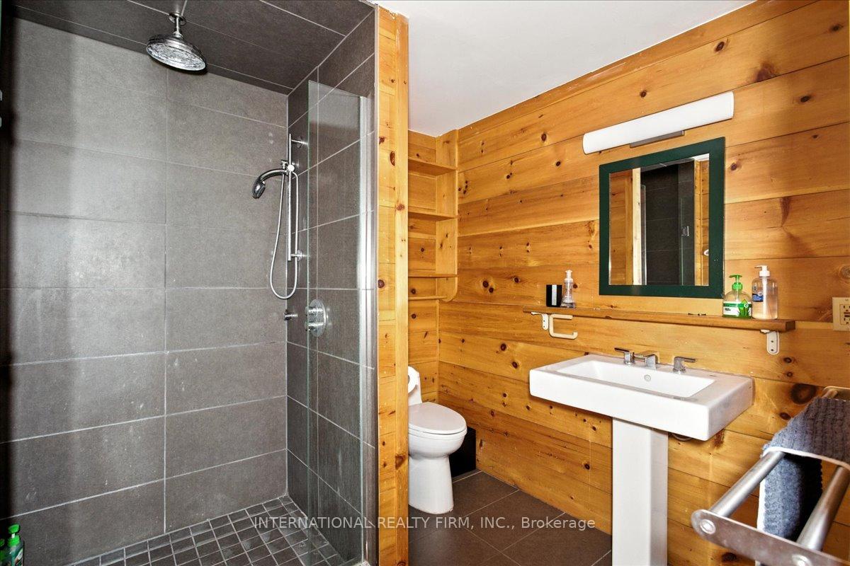 Photo 25 of 2445 Riverside Drive, Clearview, Rural Clearview — HOMEH