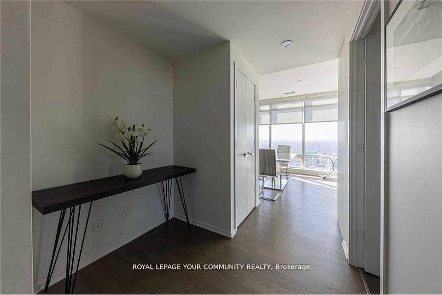 Photo 4 of Unit 5409, 1 Bloor Street E, Toronto, Church-Yonge Corridor — HOMEH