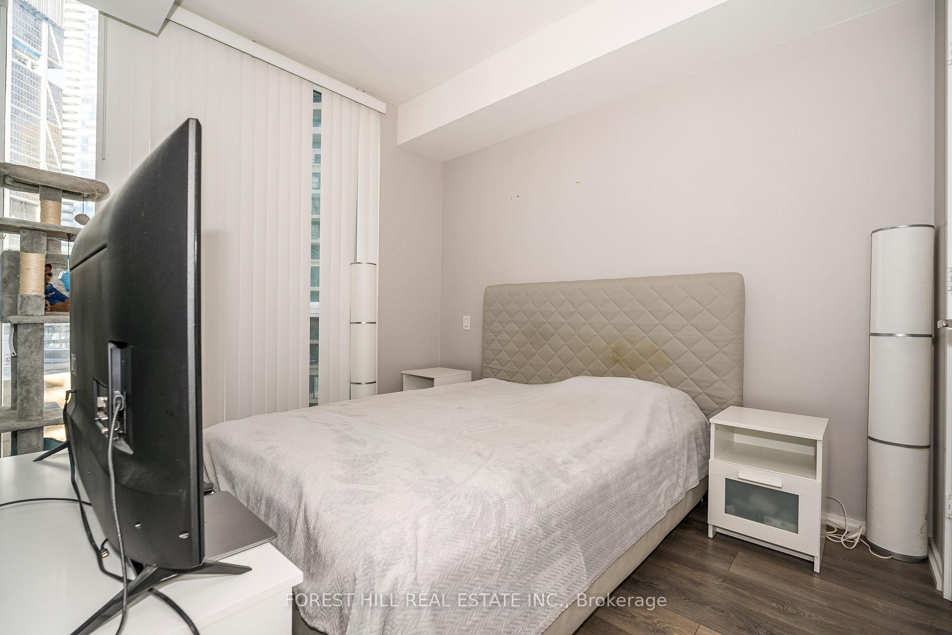 Photo 4 of Unit 1106, 45 Charles Street E, Toronto, Church-Yonge Corridor — HOMEH