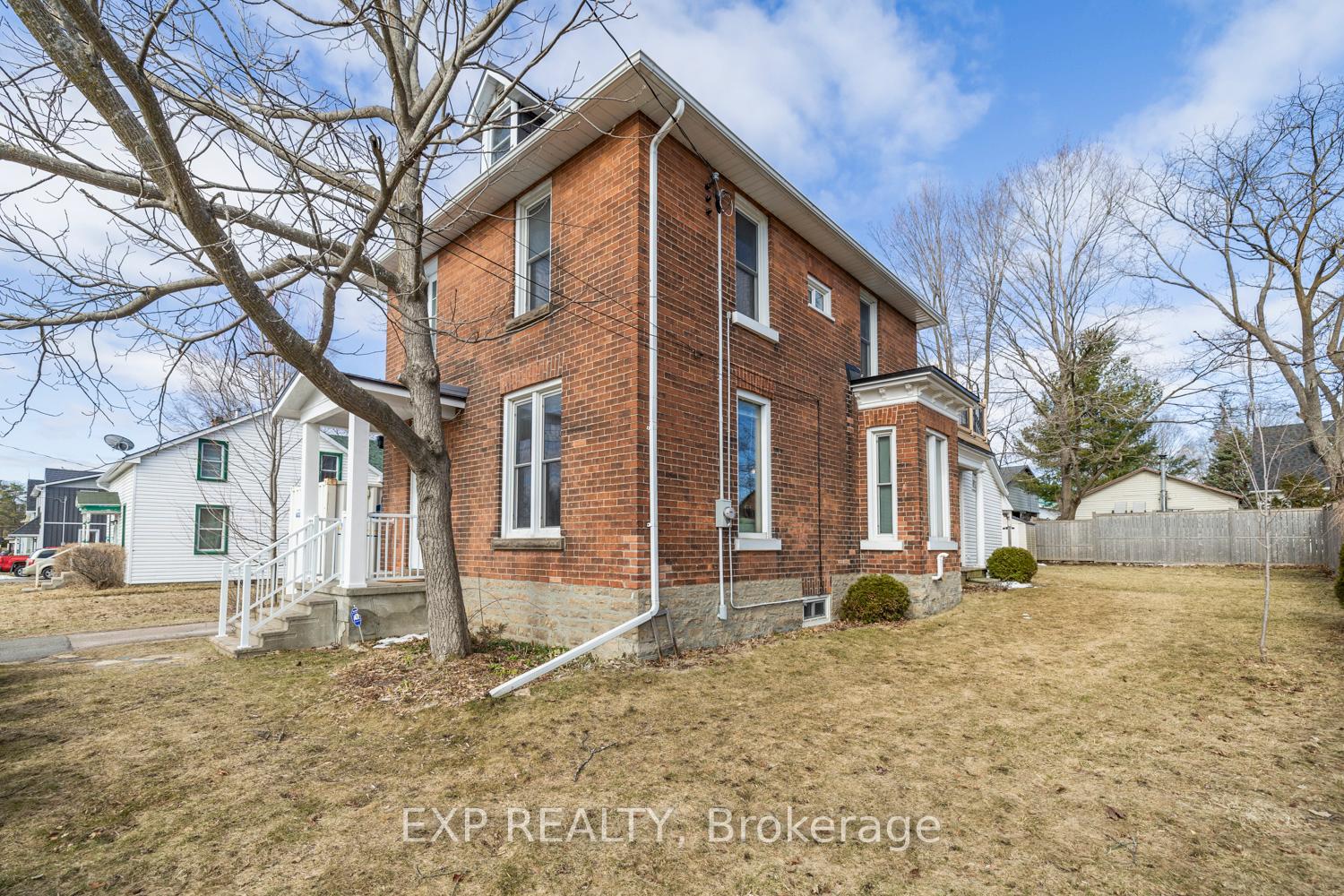 Photo 4 of 71 High Street, Carleton Place — HOMEH
