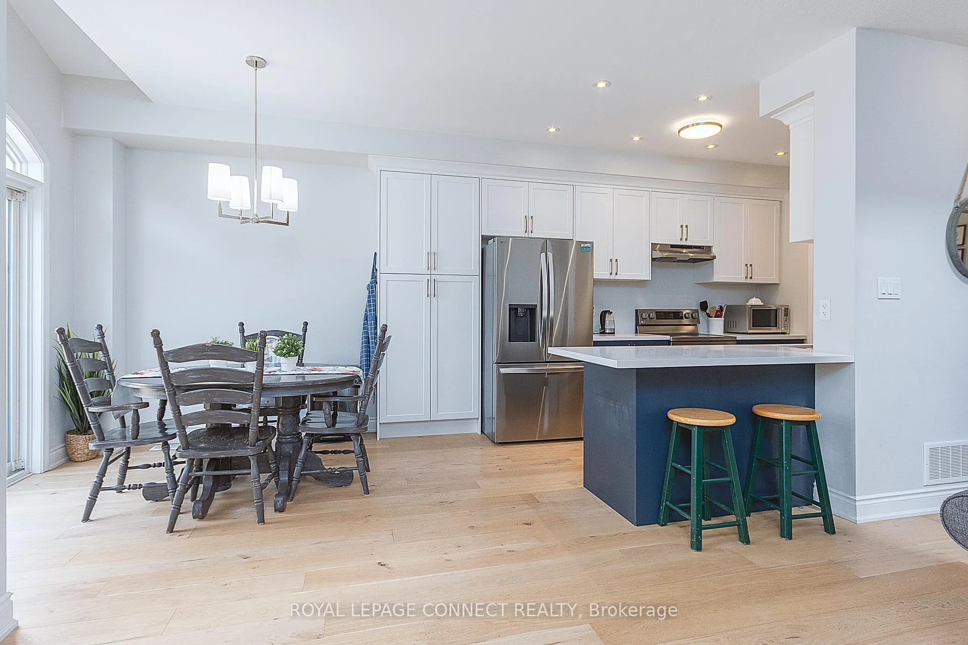 Photo 10 of 24 Coldbrook Drive, Cavan Monaghan, Cavan-Monaghan — HOMEH