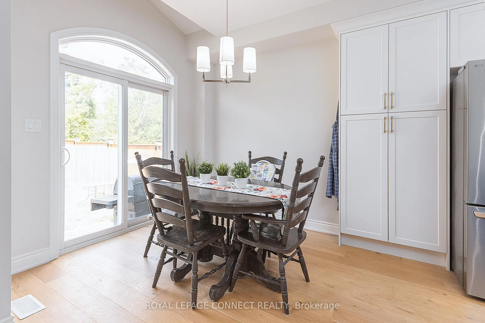 Photo 11 of 24 Coldbrook Drive, Cavan Monaghan, Cavan-Monaghan — HOMEH