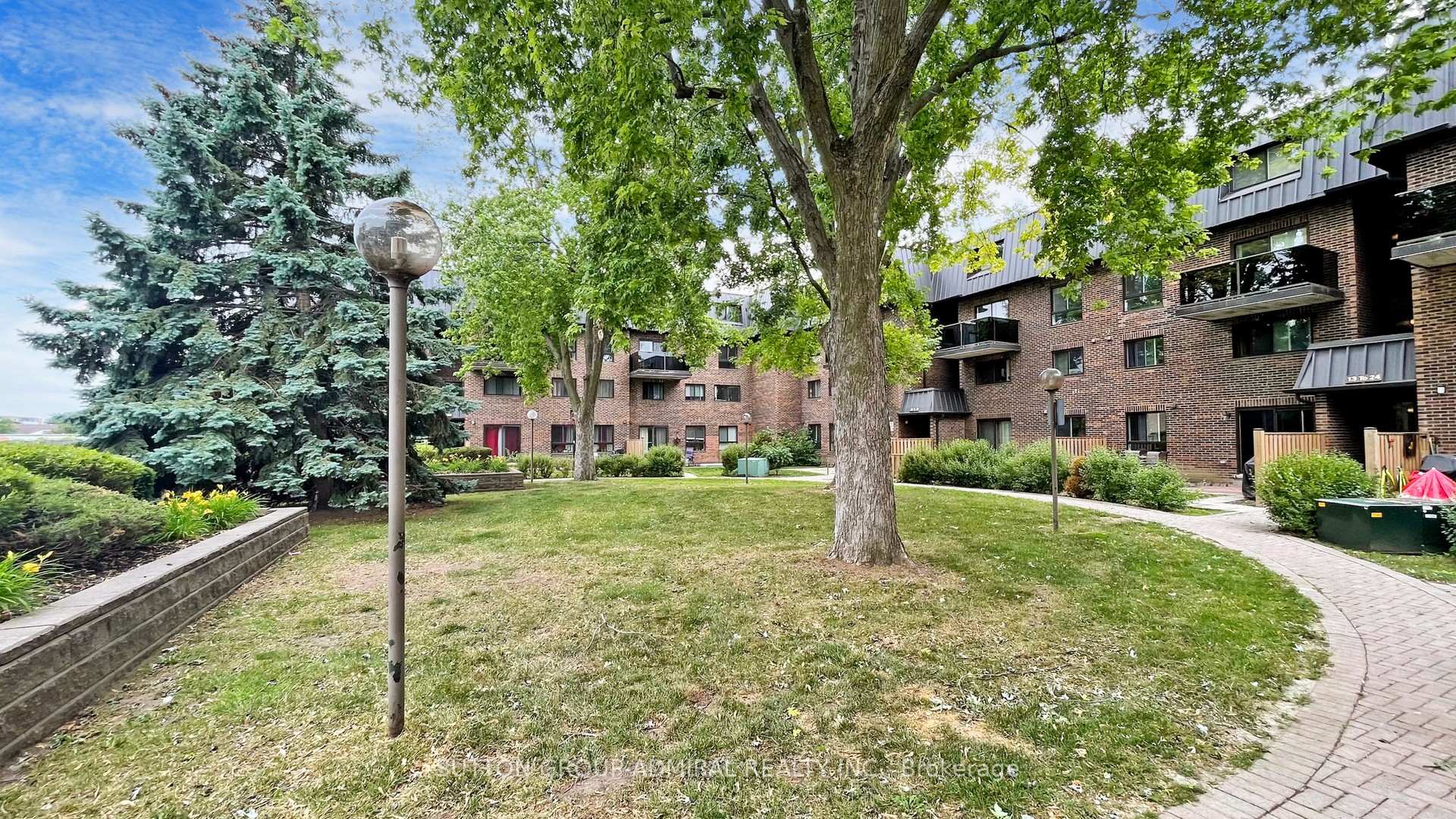 Photo 37 of Unit 12, 43 Taunton Road E, Oshawa, Centennial — HOMEH