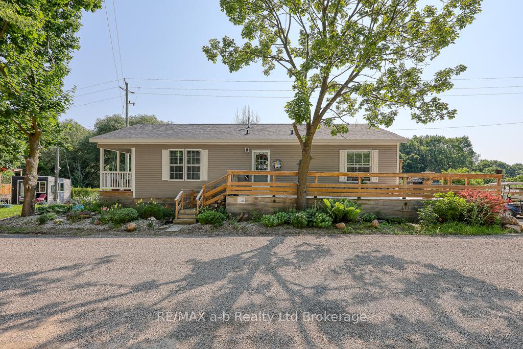 Front of Unit 171, 99 Fourth Concession