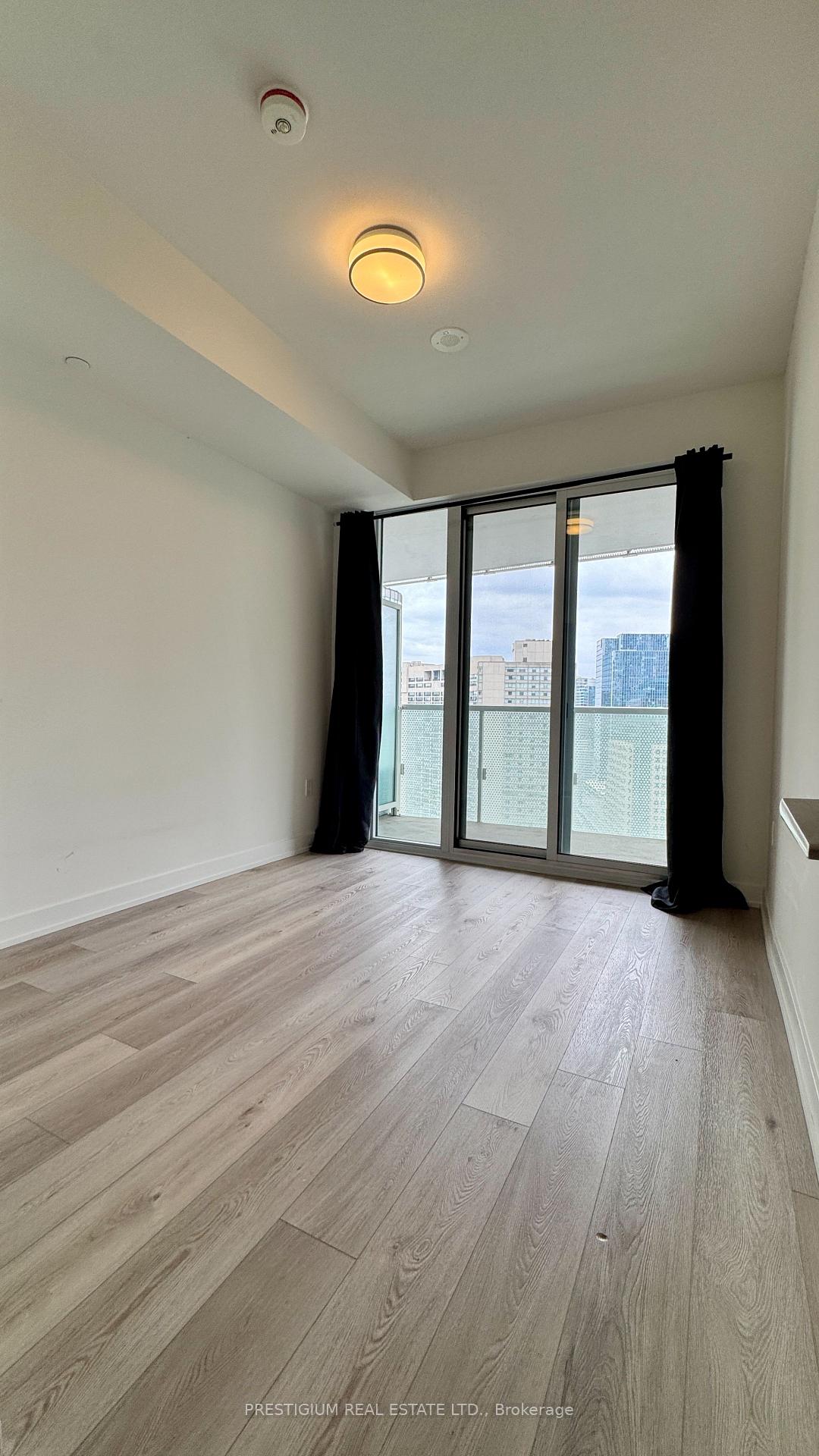Photo 5 of Unit 2605, 15 Queens Quay E, Toronto, Waterfront Communities — HOMEH