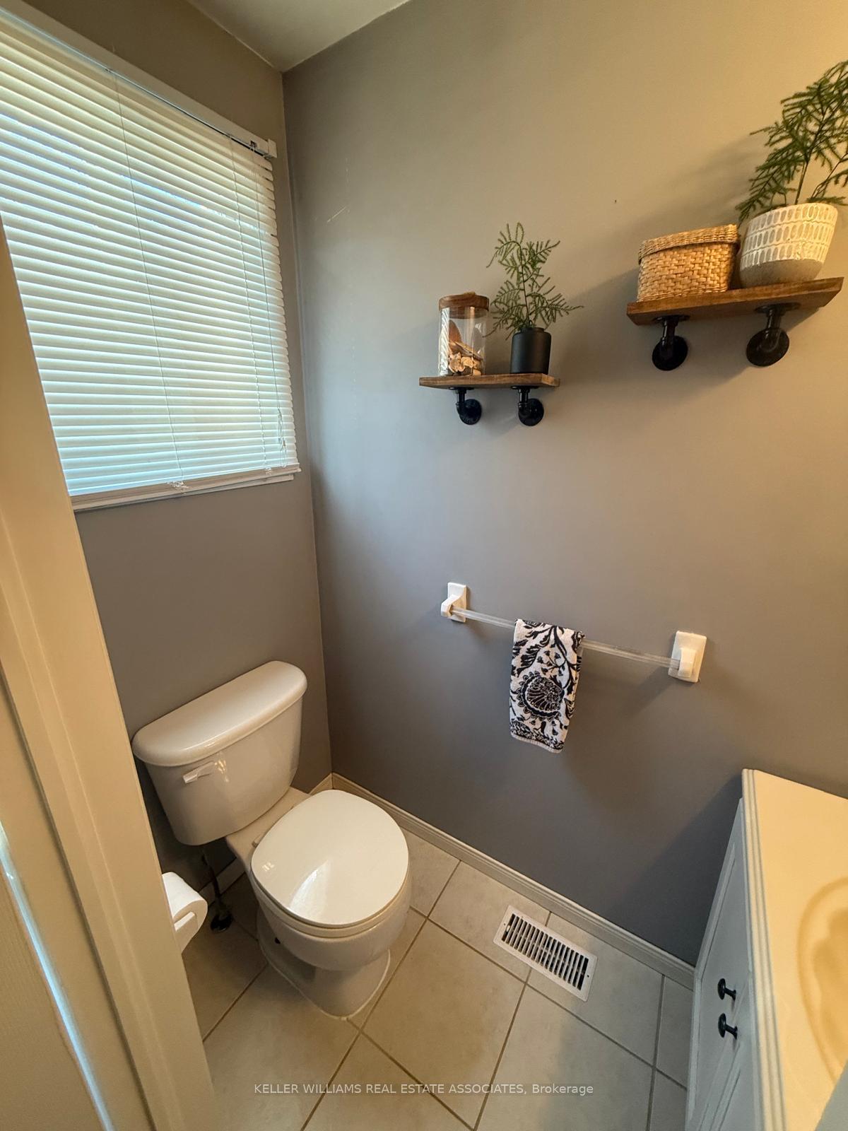 Photo 3 of 1013 Duke Street, Cambridge — HOMEH