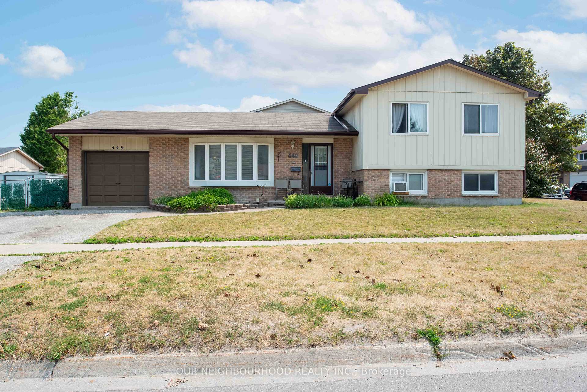 Photo 2 of 449 Leacock Drive, Barrie, Letitia Heights — HOMEH