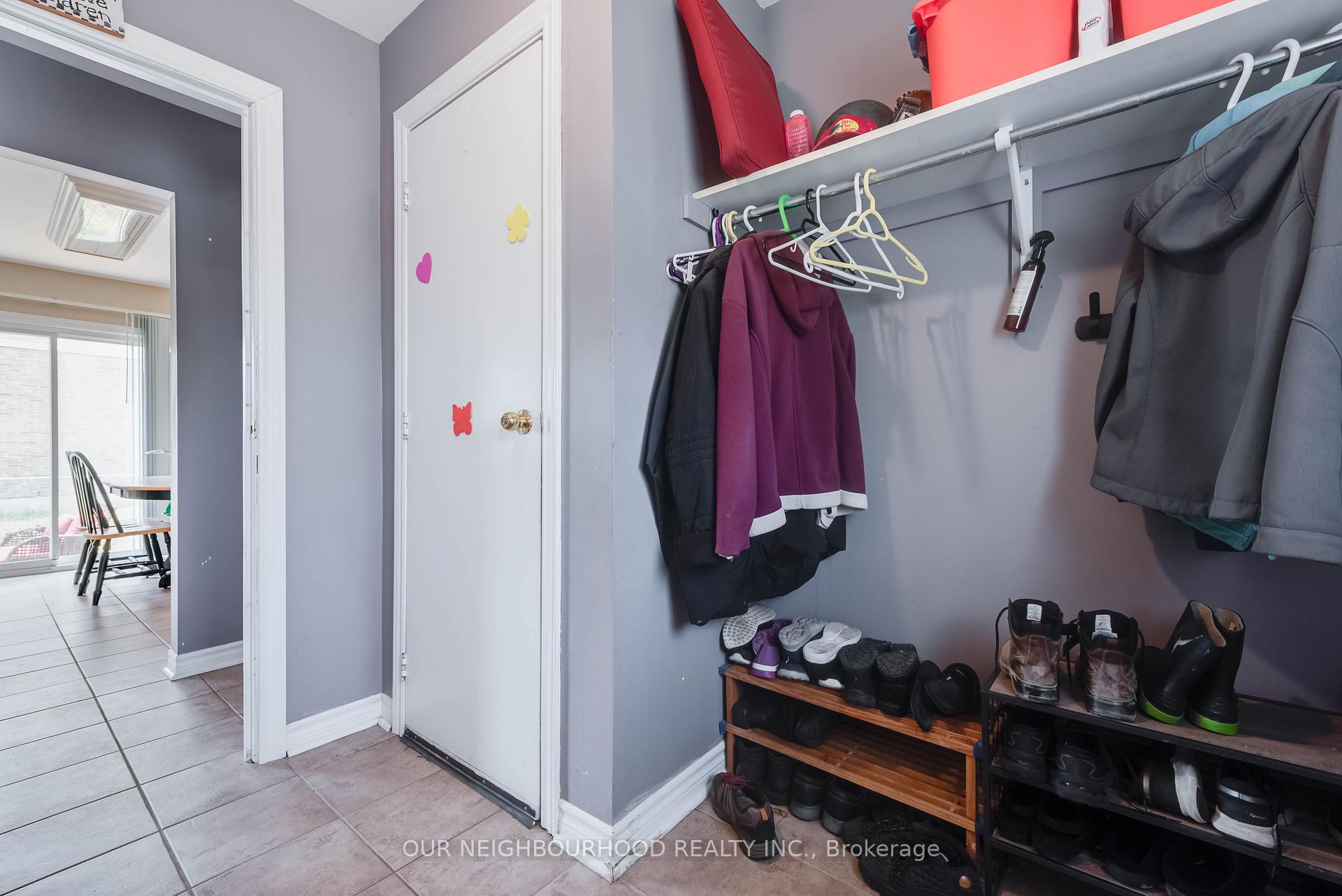 Photo 3 of 449 Leacock Drive, Barrie, Letitia Heights — HOMEH