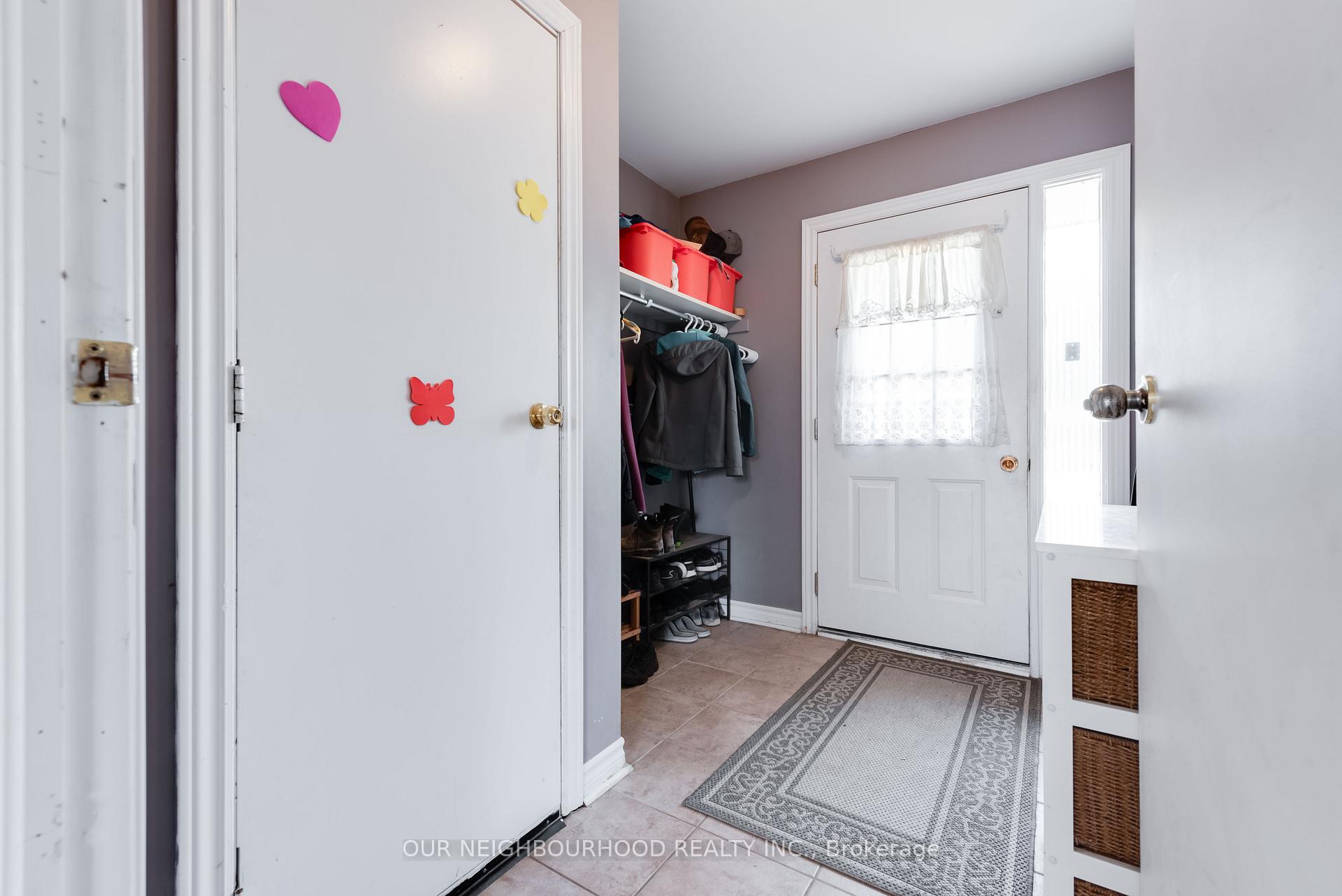 Photo 4 of 449 Leacock Drive, Barrie, Letitia Heights — HOMEH