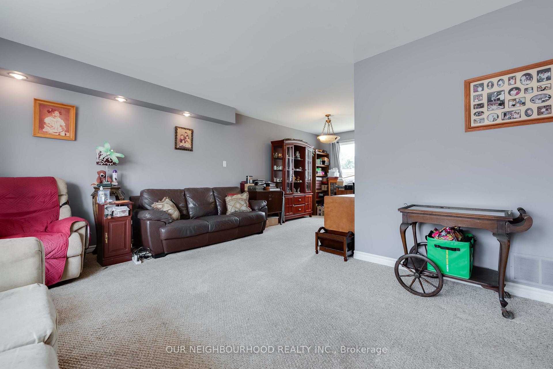 Photo 6 of 449 Leacock Drive, Barrie, Letitia Heights — HOMEH