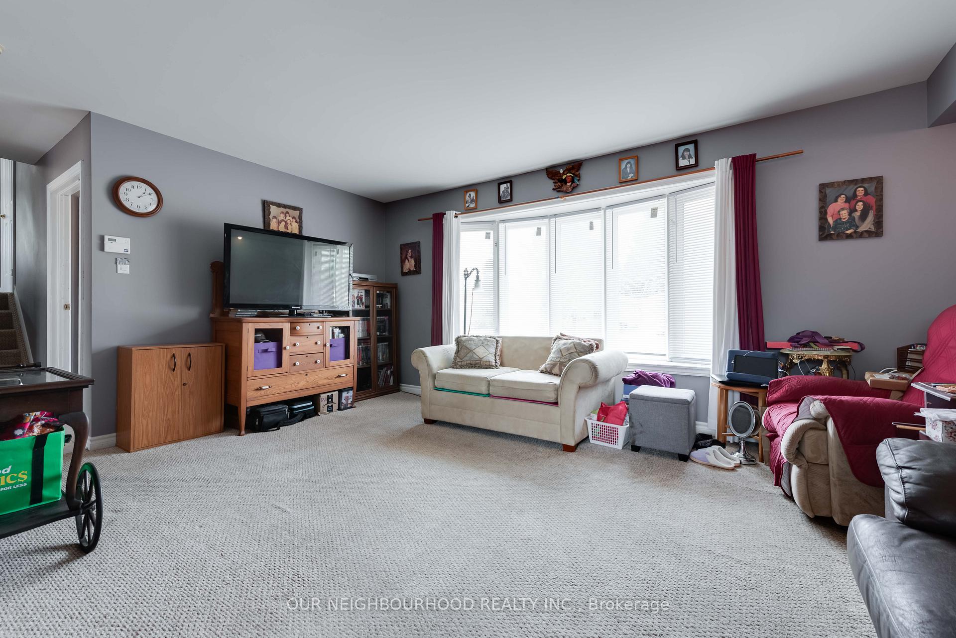 Photo 10 of 449 Leacock Drive, Barrie, Letitia Heights — HOMEH