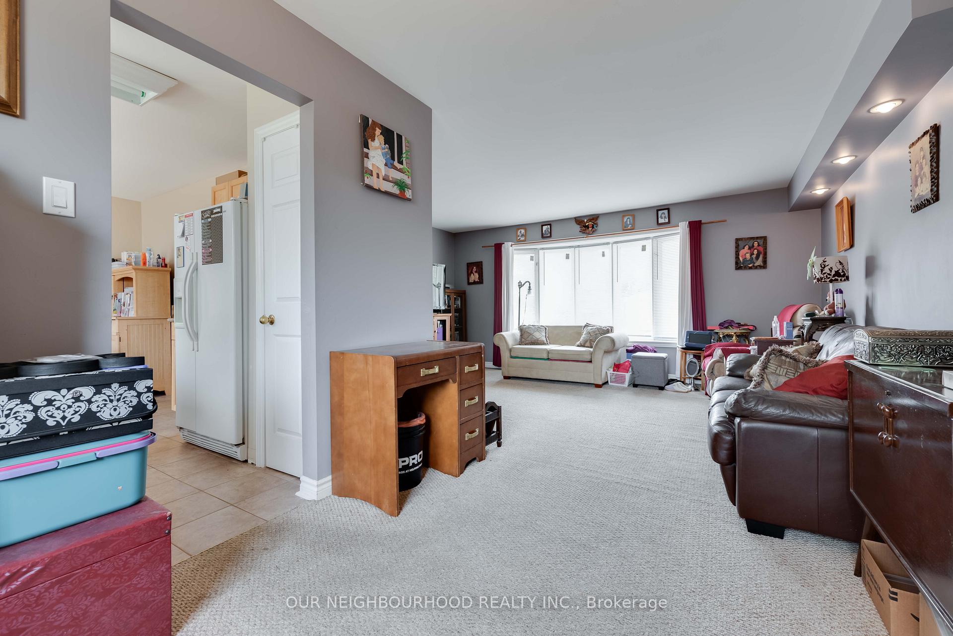 Photo 15 of 449 Leacock Drive, Barrie, Letitia Heights — HOMEH