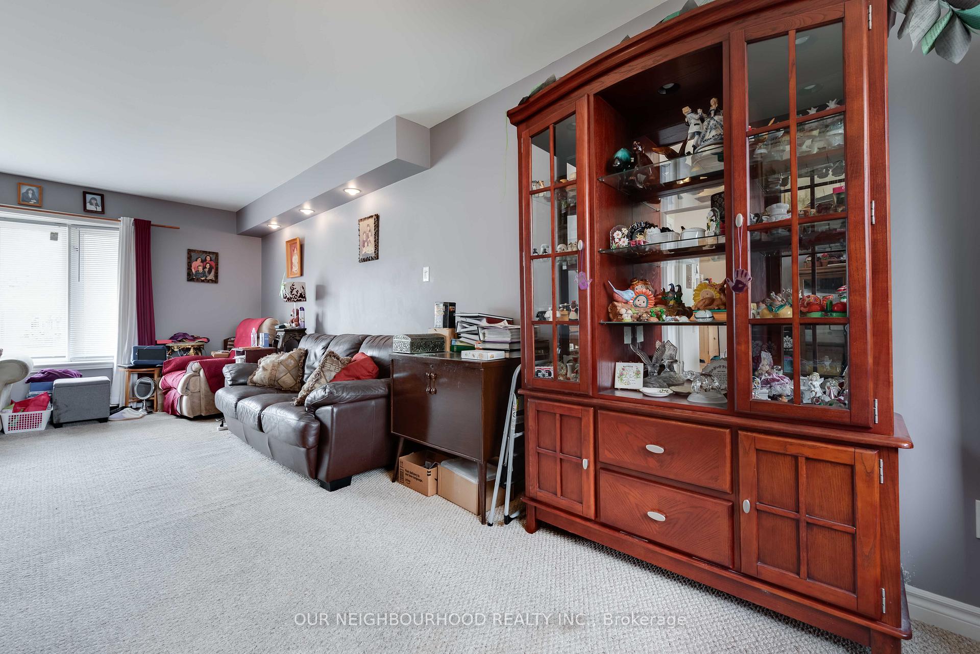 Photo 11 of 449 Leacock Drive, Barrie, Letitia Heights — HOMEH