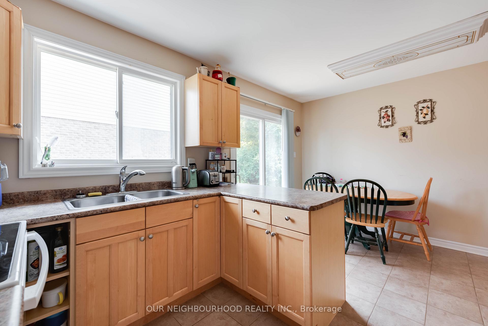 Photo 29 of 449 Leacock Drive, Barrie, Letitia Heights — HOMEH