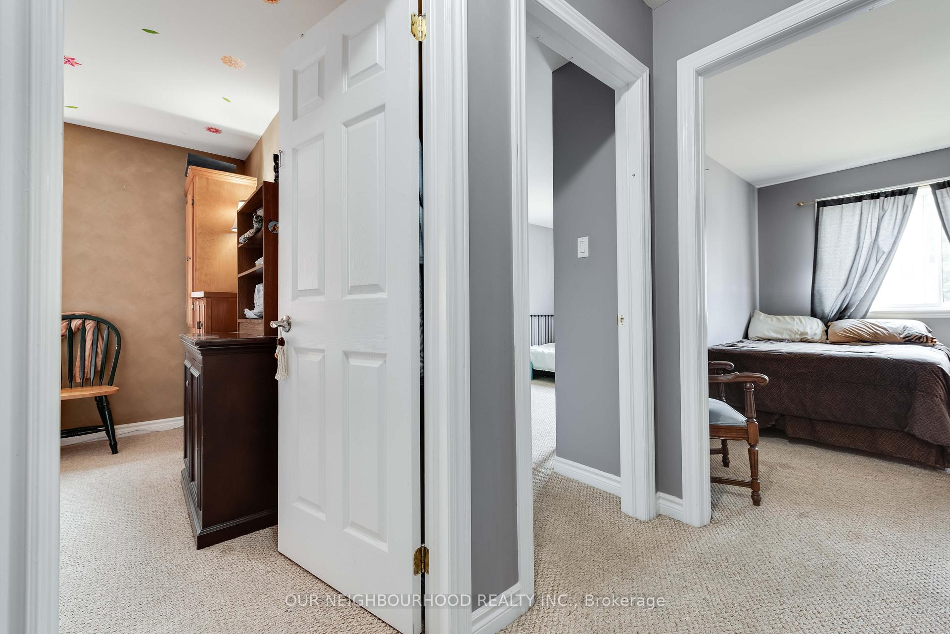 Photo 17 of 449 Leacock Drive, Barrie, Letitia Heights — HOMEH