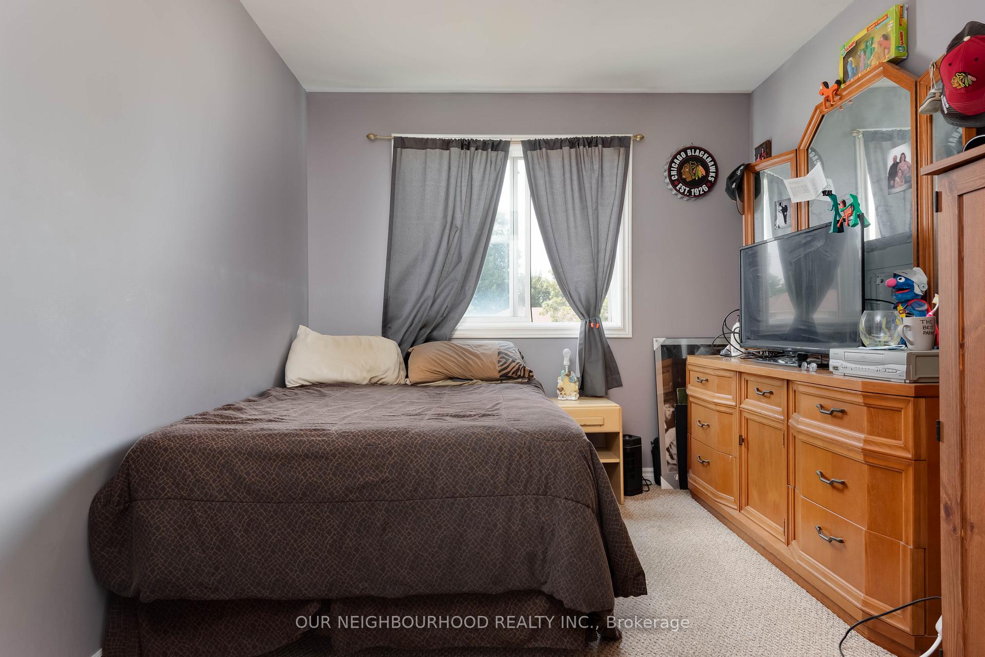 Photo 28 of 449 Leacock Drive, Barrie, Letitia Heights — HOMEH