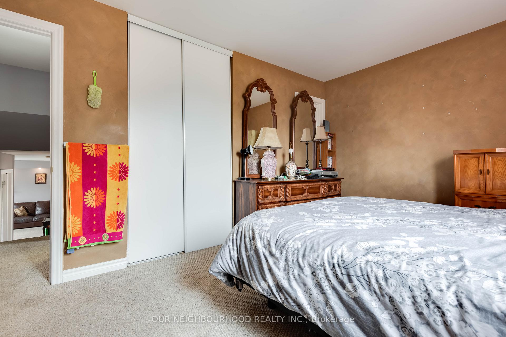 Photo 20 of 449 Leacock Drive, Barrie, Letitia Heights — HOMEH
