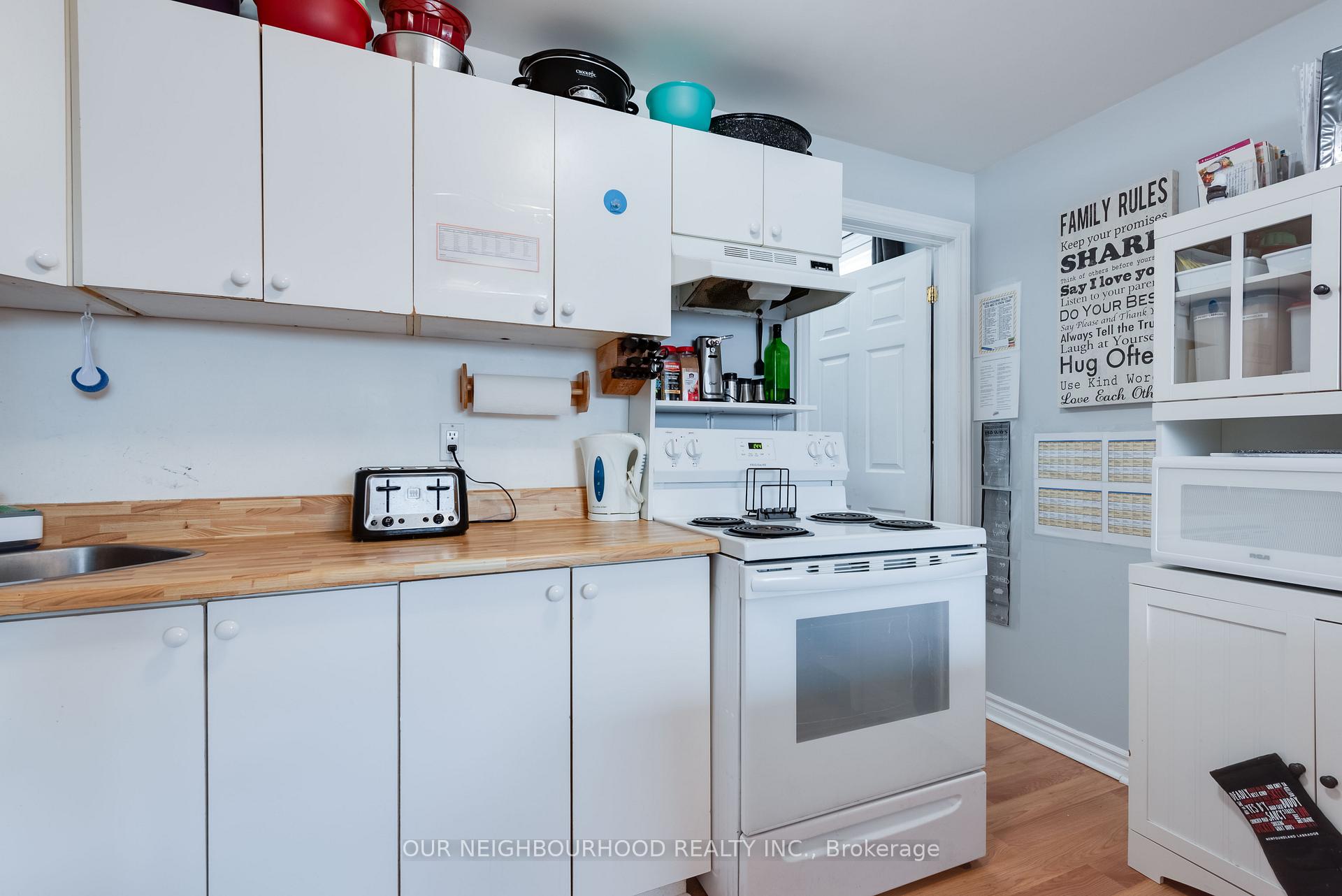 Photo 22 of 449 Leacock Drive, Barrie, Letitia Heights — HOMEH