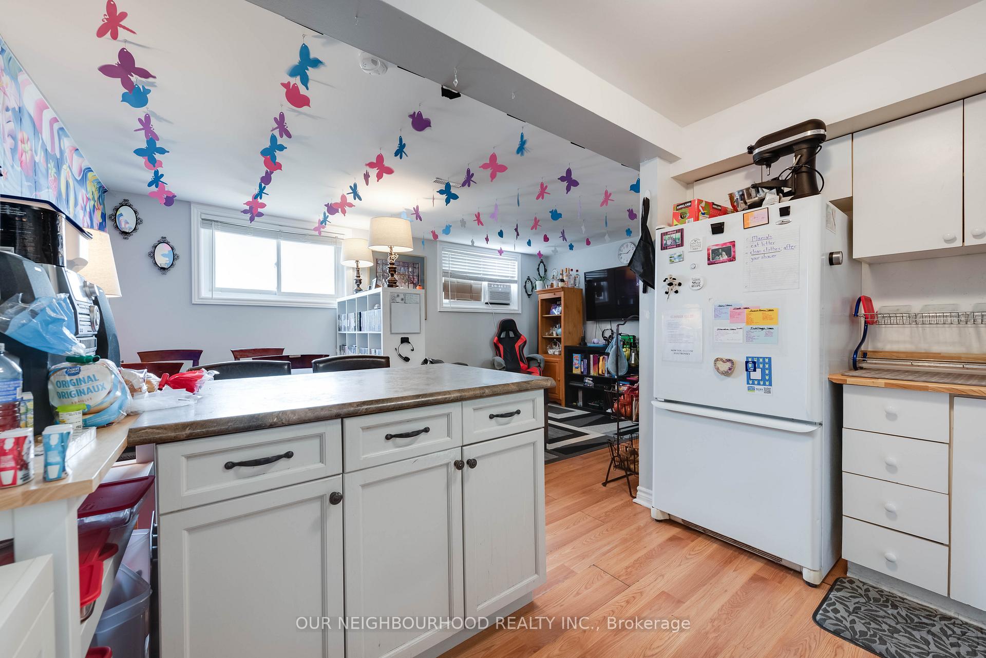 Photo 31 of 449 Leacock Drive, Barrie, Letitia Heights — HOMEH