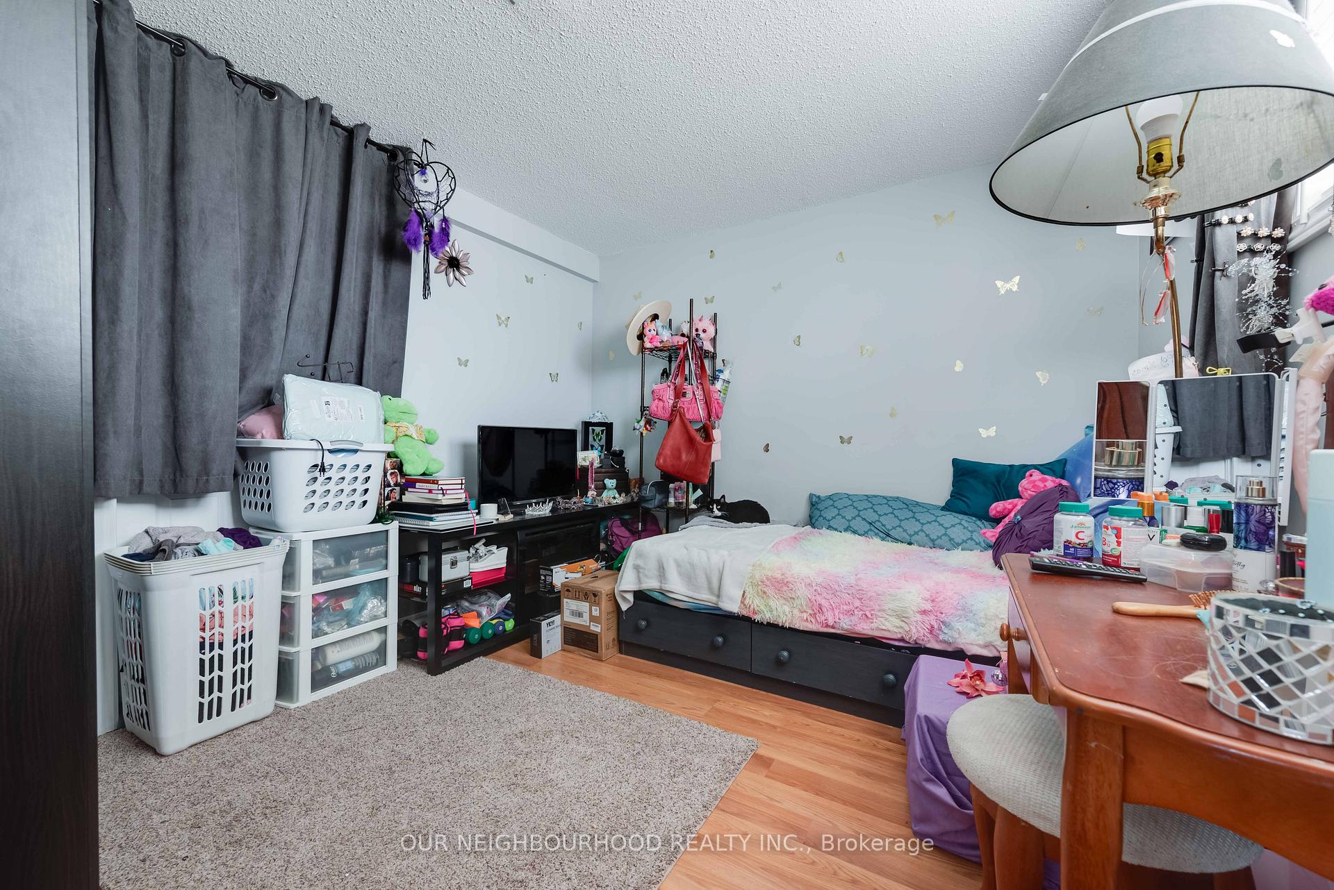 Photo 33 of 449 Leacock Drive, Barrie, Letitia Heights — HOMEH