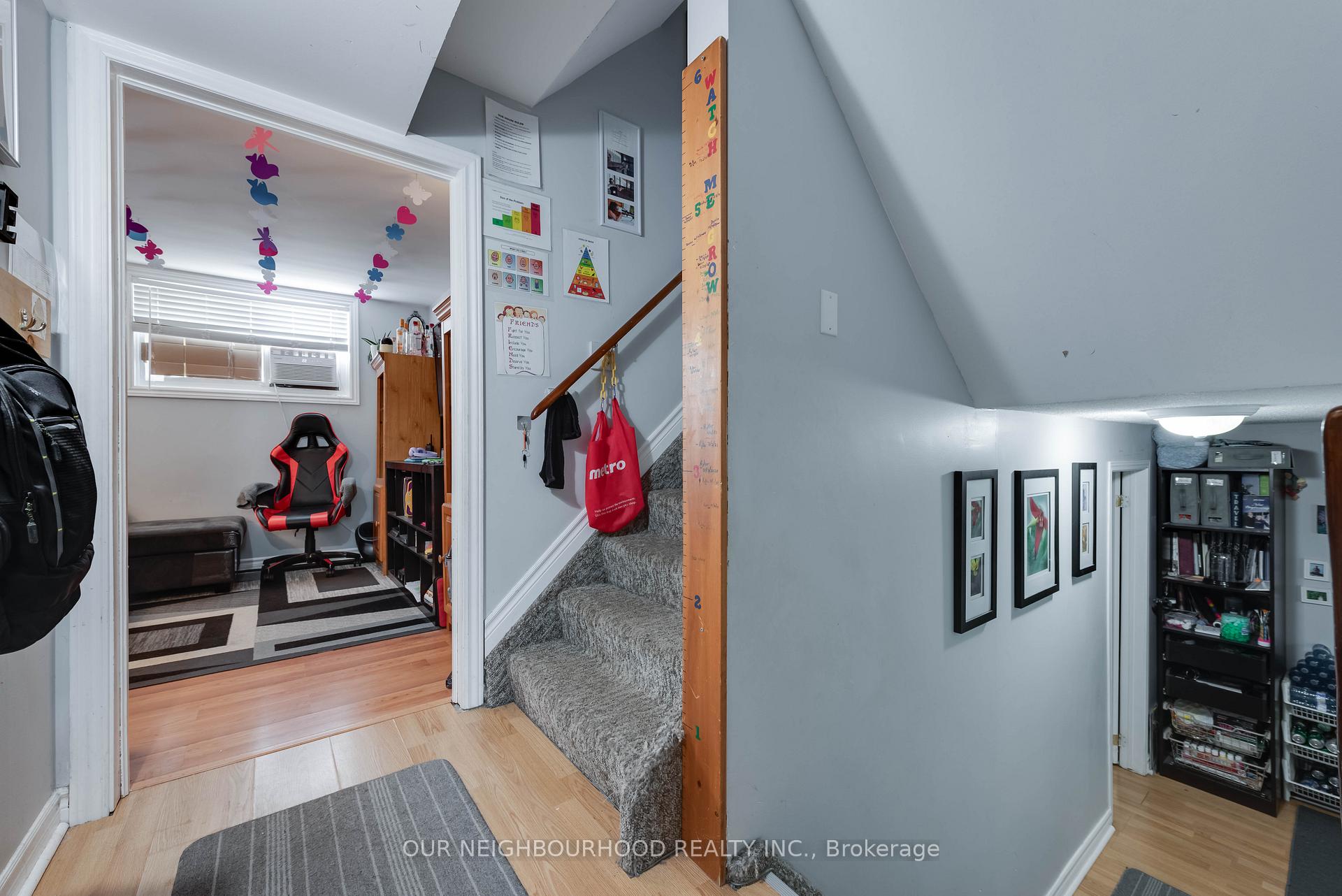 Photo 34 of 449 Leacock Drive, Barrie, Letitia Heights — HOMEH