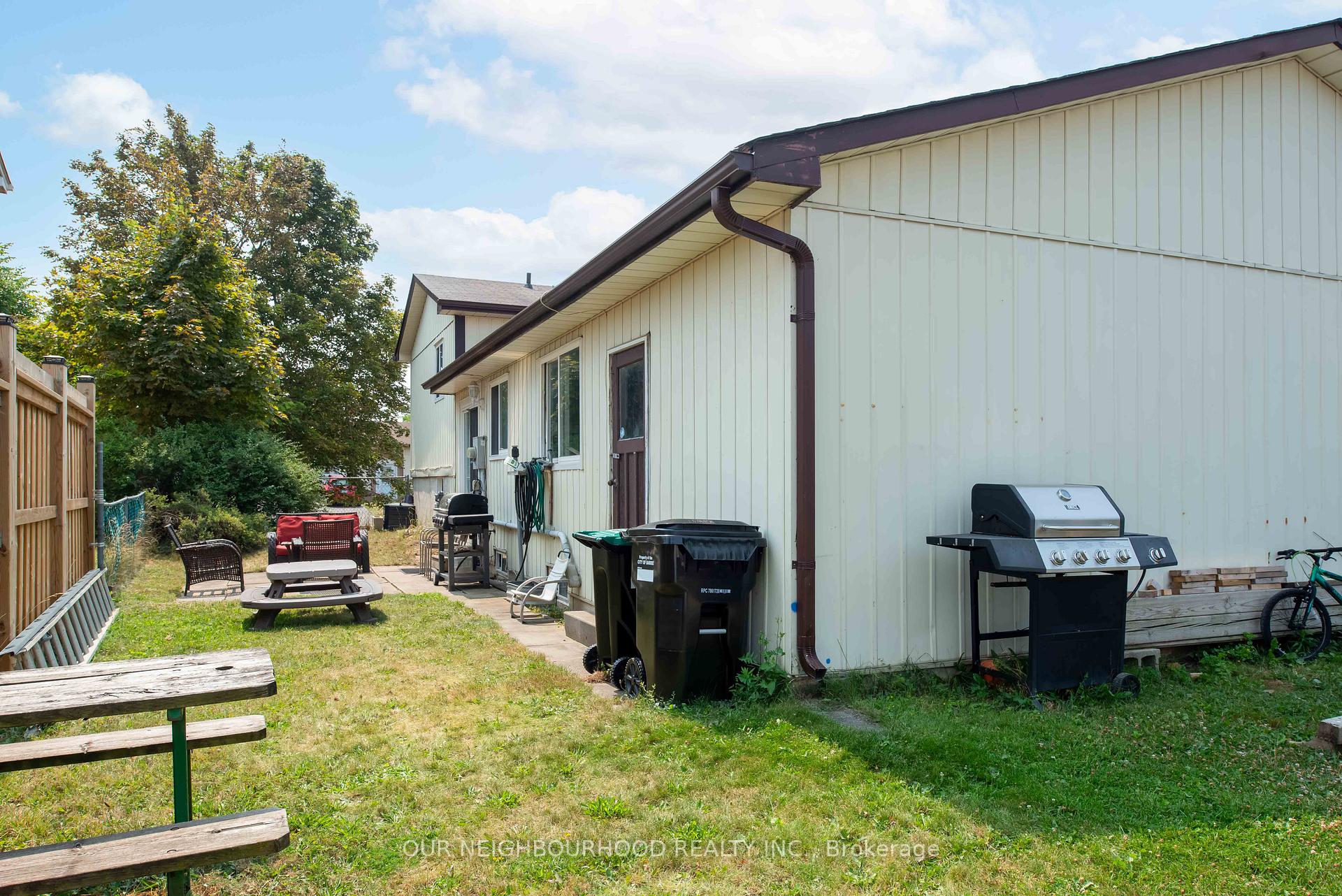 Photo 45 of 449 Leacock Drive, Barrie, Letitia Heights — HOMEH