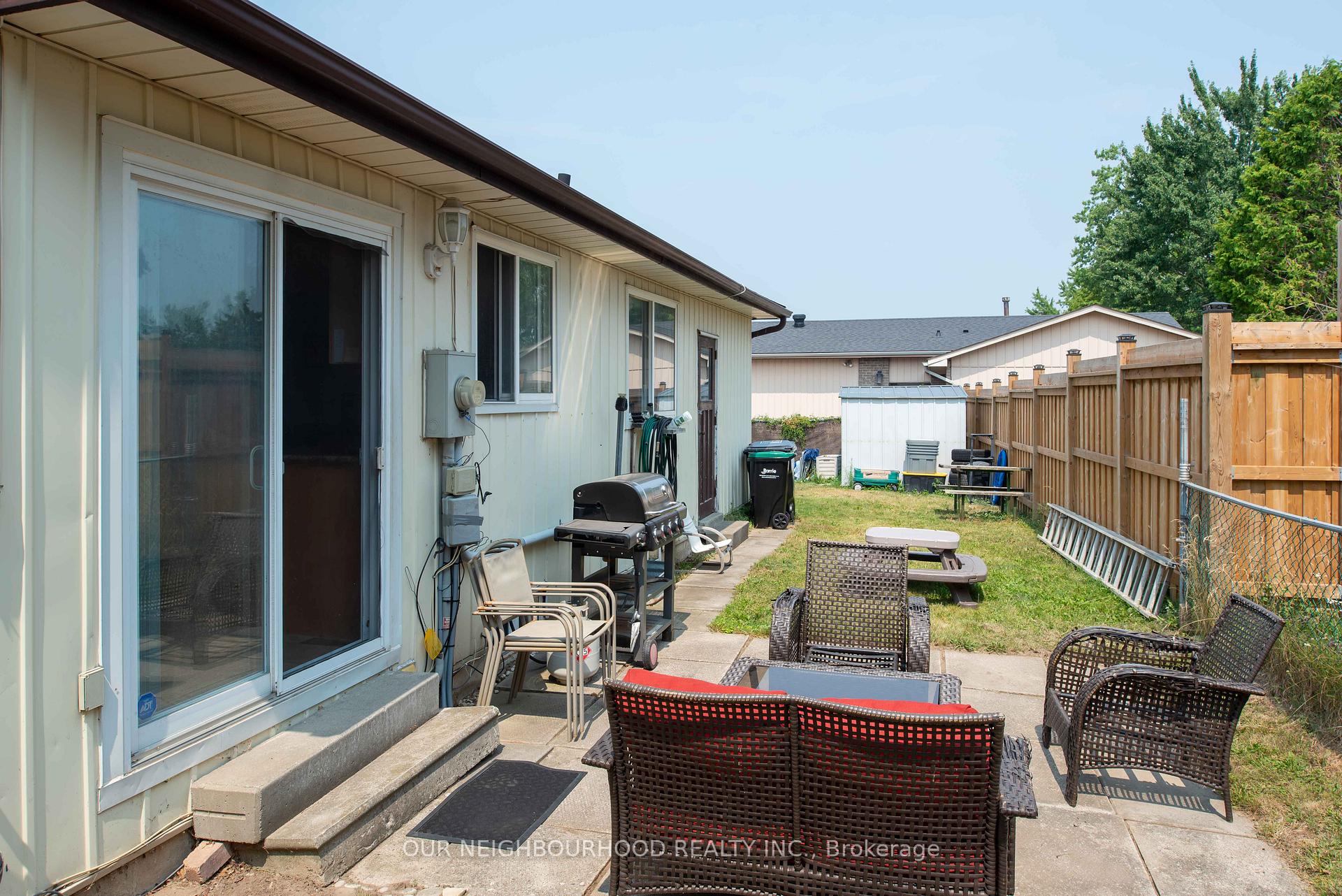 Photo 48 of 449 Leacock Drive, Barrie, Letitia Heights — HOMEH