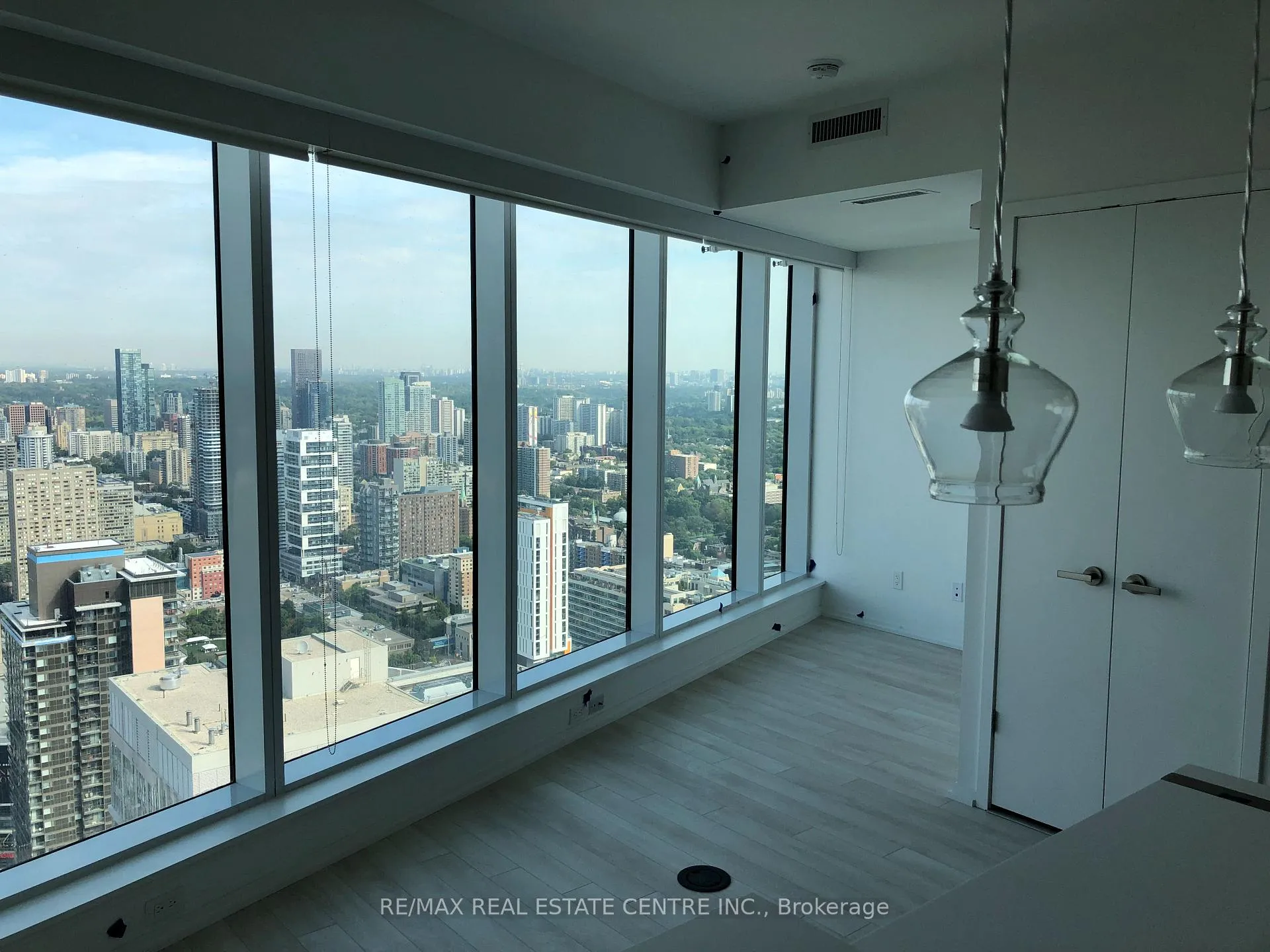 Photo 2 of Unit 5013, 197 Yonge Street, Toronto, Church-Yonge Corridor — HOMEH