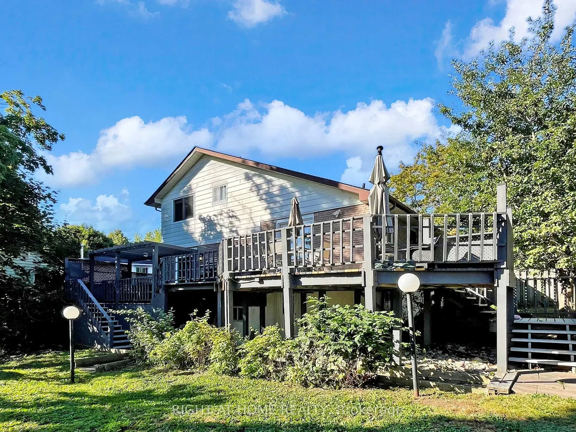 Photo 1 of 2 Hetherington Drive, Clarington, Bowmanville — HOMEH