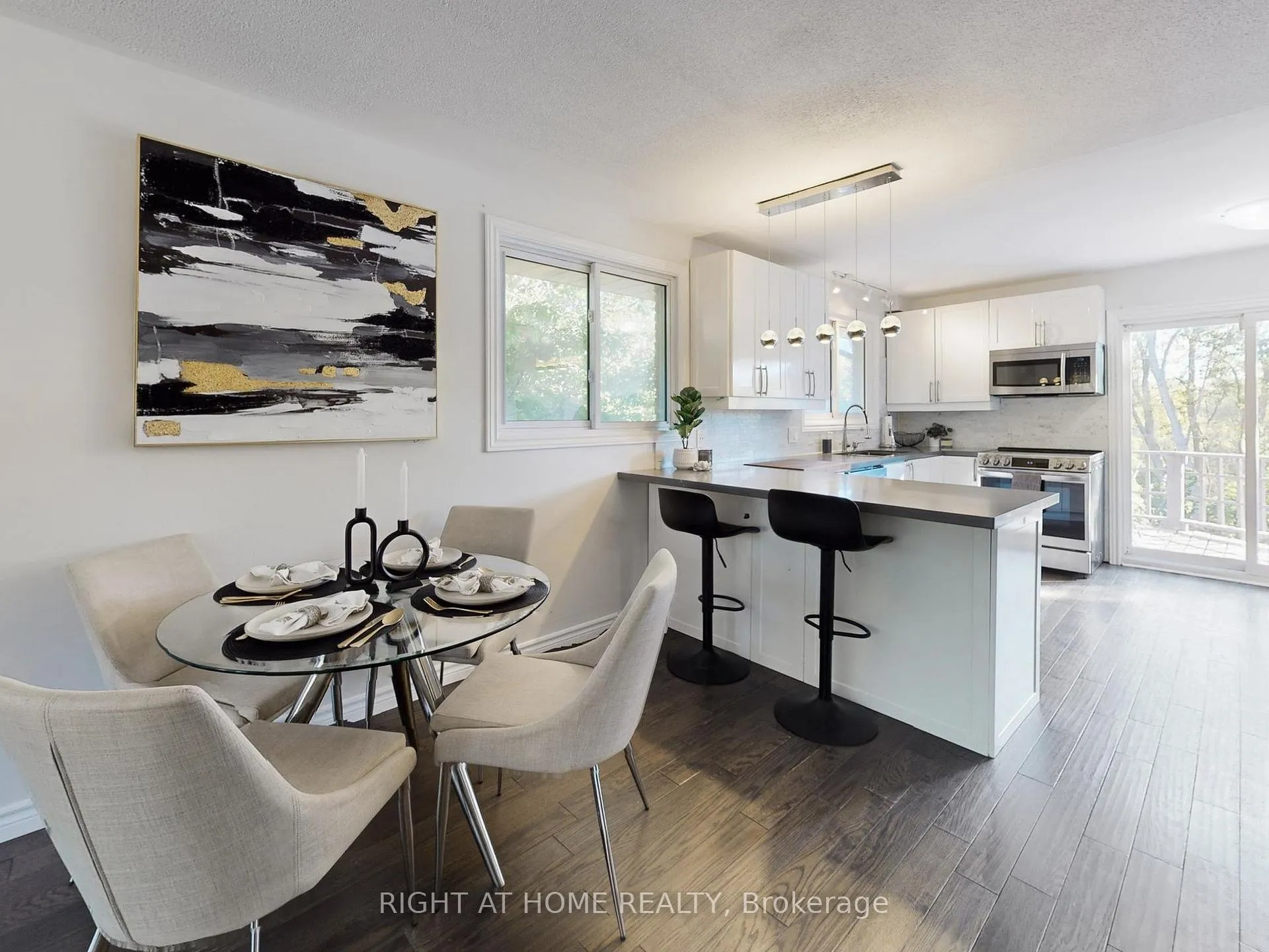 Photo 11 of 2 Hetherington Drive, Clarington, Bowmanville — HOMEH