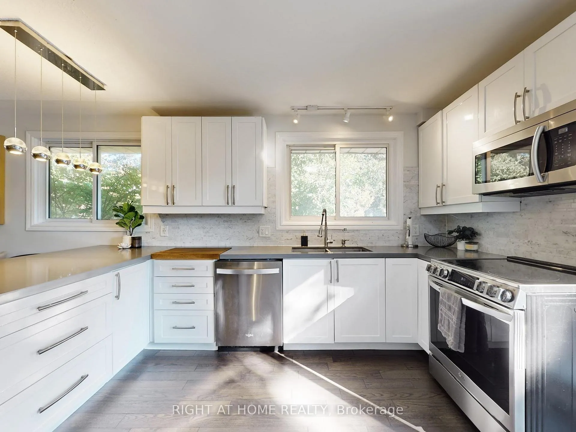 Photo 12 of 2 Hetherington Drive, Clarington, Bowmanville — HOMEH