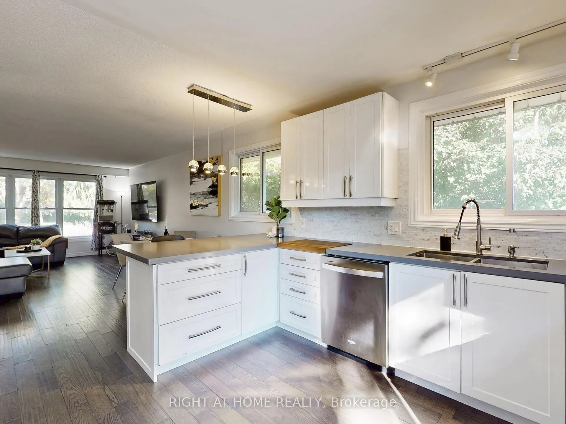 Photo 14 of 2 Hetherington Drive, Clarington, Bowmanville — HOMEH