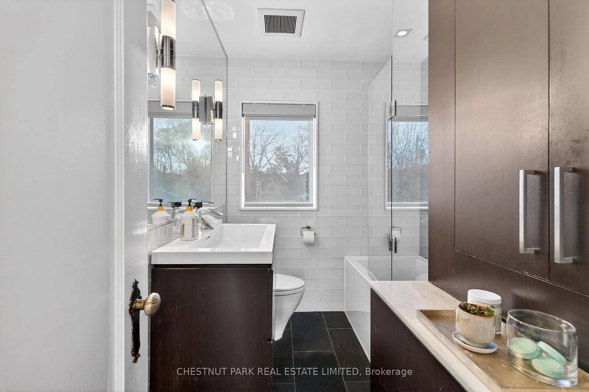 Photo 17 of 505 Sutherland Drive, Toronto, Leaside — HOMEH