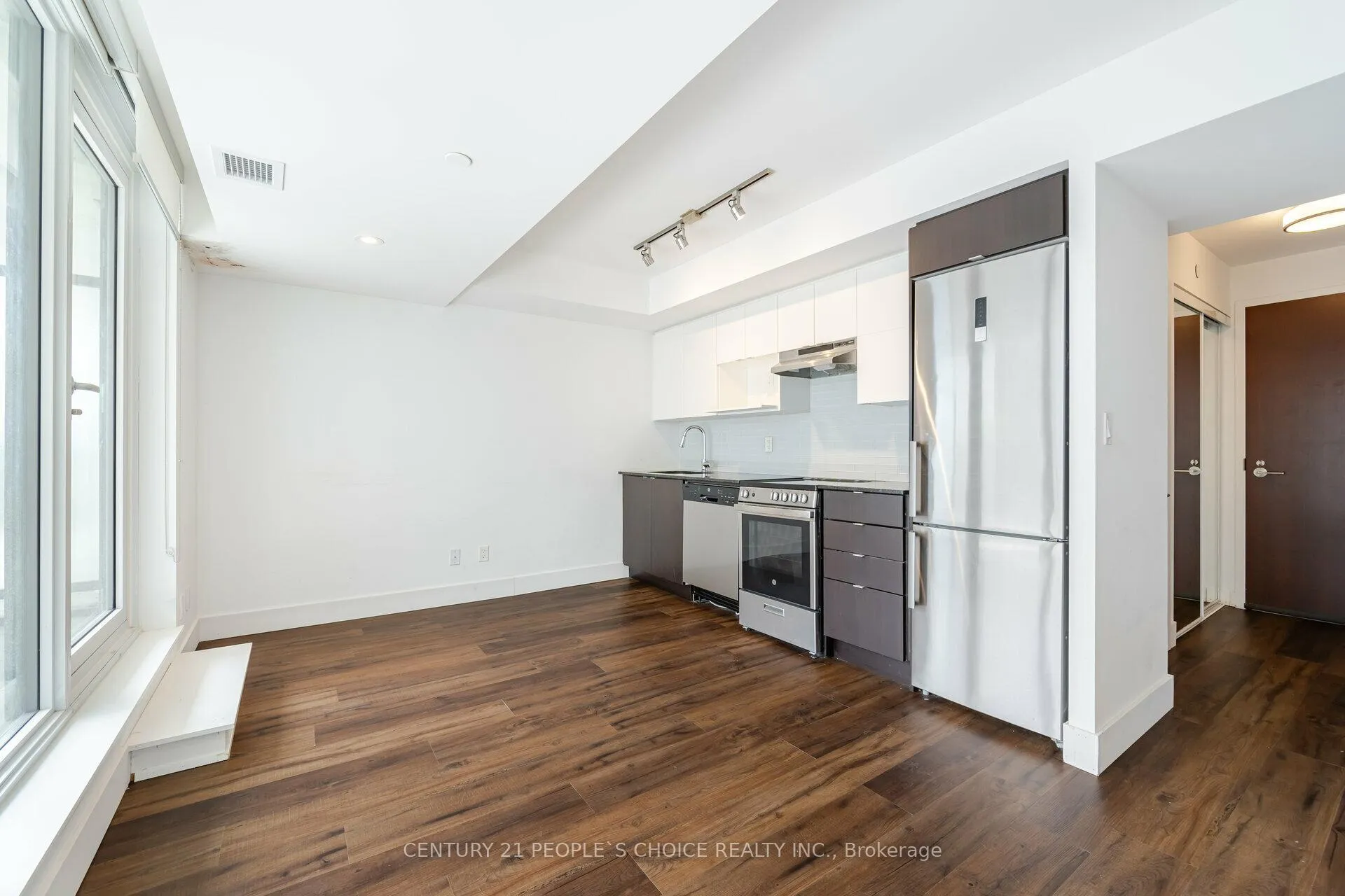 Photo 8 of Unit 301, 120 Varna Drive, Toronto, Englemount-Lawrence — HOMEH