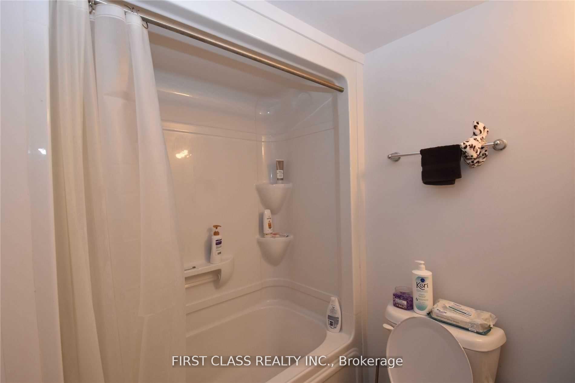 Photo 3 of Unit 88 - #1, 1760 Simcoe Street N, Oshawa, Samac — HOMEH