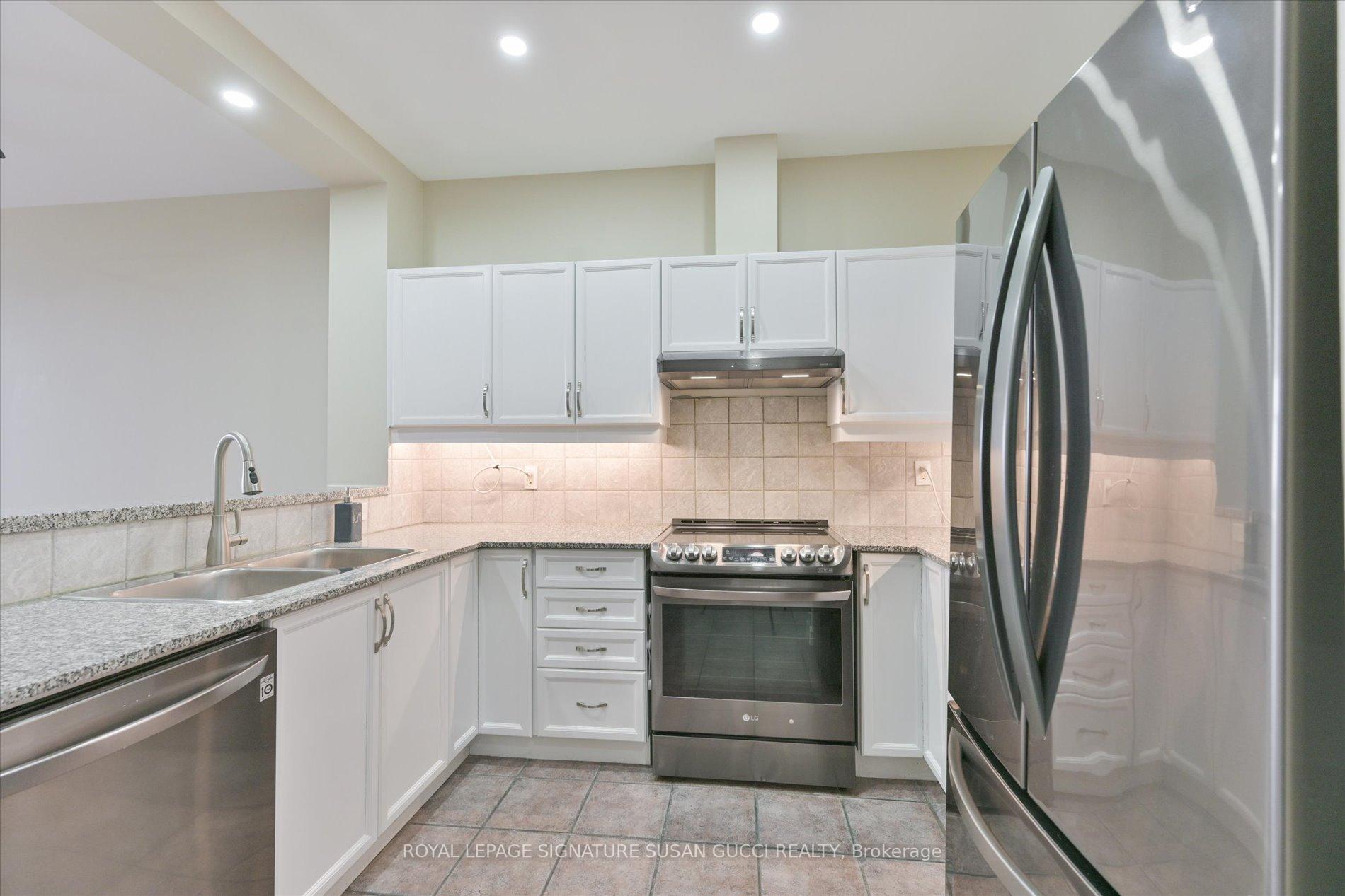 Photo 8 of Unit 616, 1 Leaside Park Drive, Toronto, Leaside — HOMEH