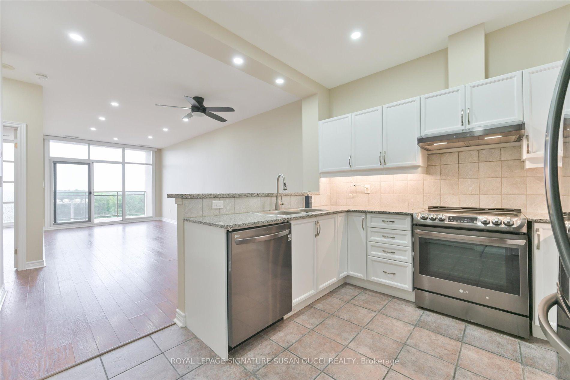 Photo 10 of Unit 616, 1 Leaside Park Drive, Toronto, Leaside — HOMEH
