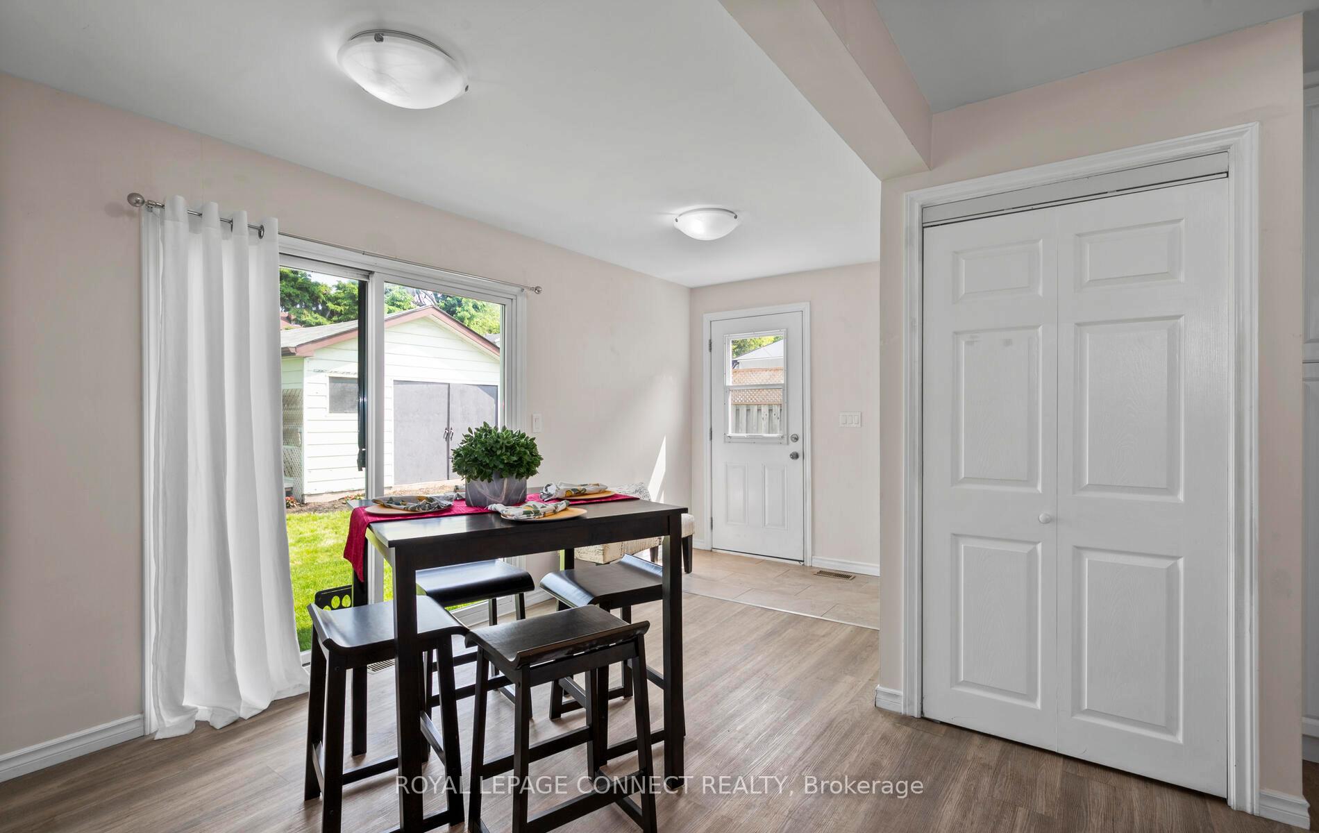 Photo 8 of 10 Queen Street, Ajax, Central — HOMEH