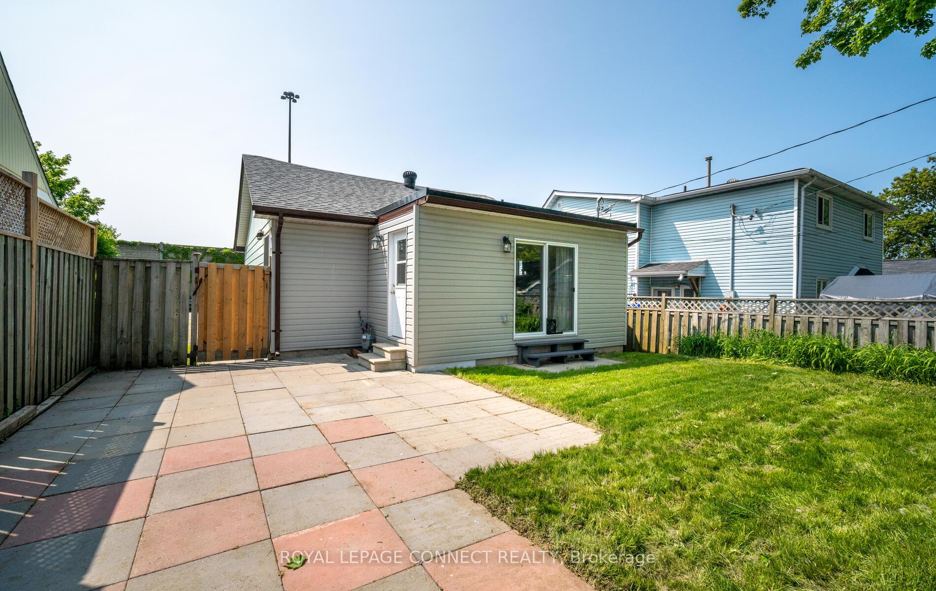 Photo 13 of 10 Queen Street, Ajax, Central — HOMEH