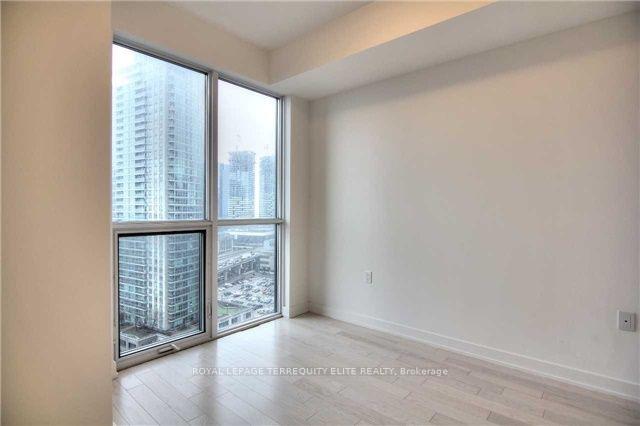 Photo 11 of Unit 1909, 1 The Esplanade Avenue, Toronto, Waterfront Communities — HOMEH